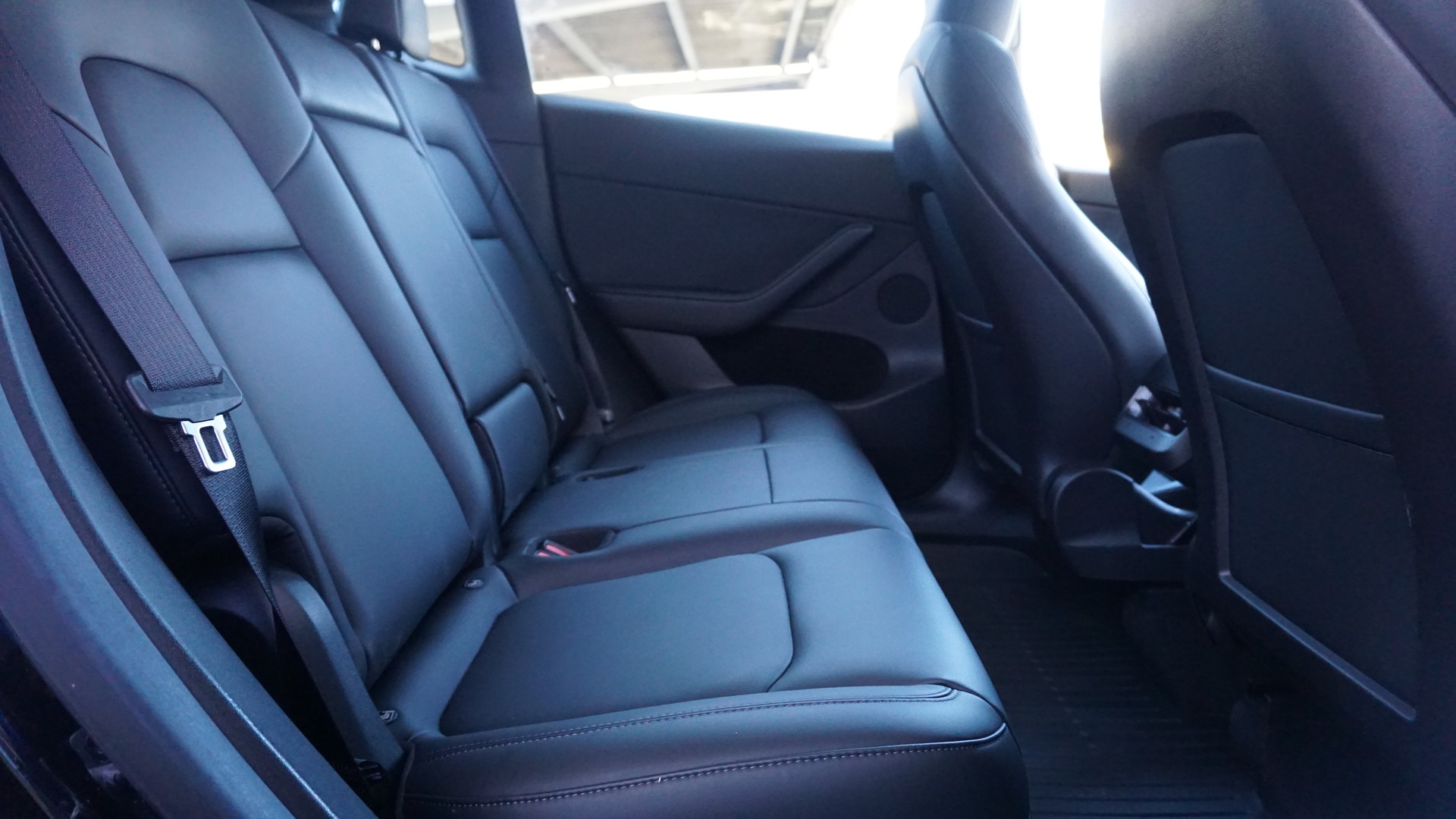 TESLA Model Y Long Range-image-17