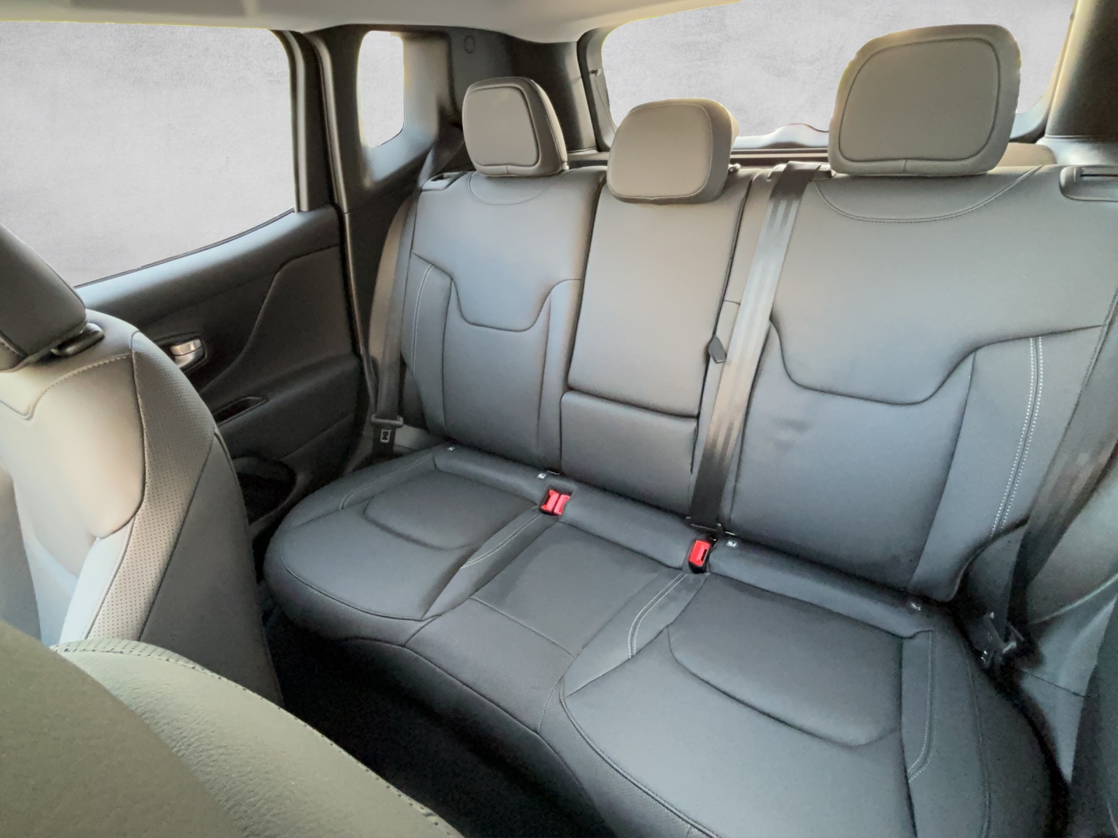 JEEP Renegade 1.5 Turbo Swiss Altitude-image-10