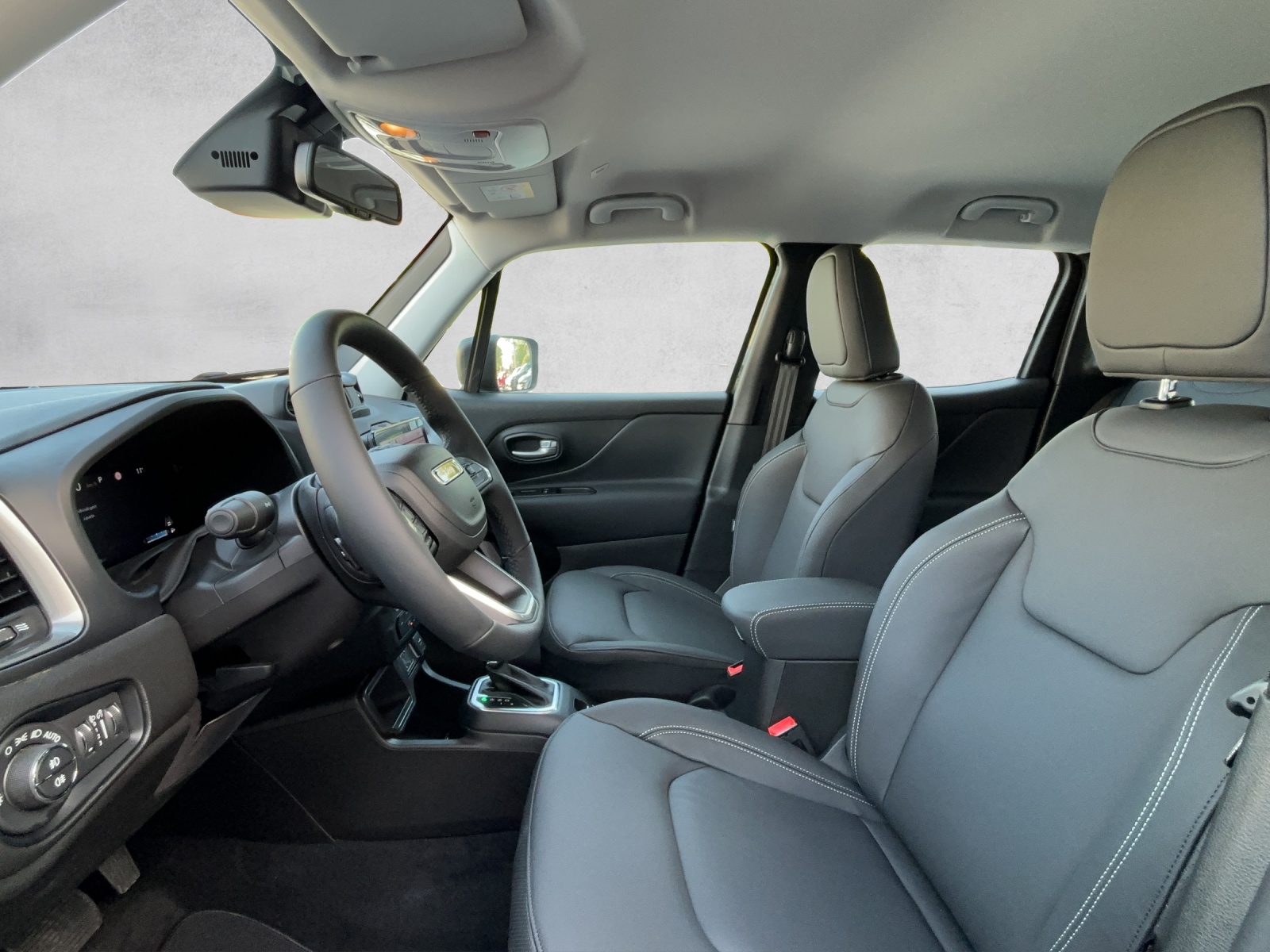JEEP Renegade 1.5 Turbo Swiss Altitude-image-8