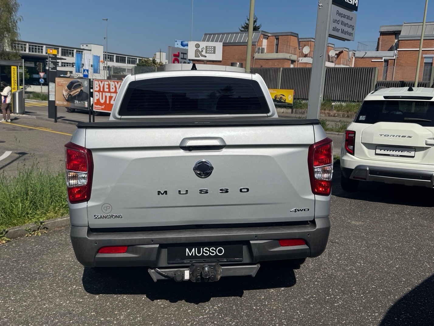 KGM-SsangYong Musso Quartz-showroom-element-2