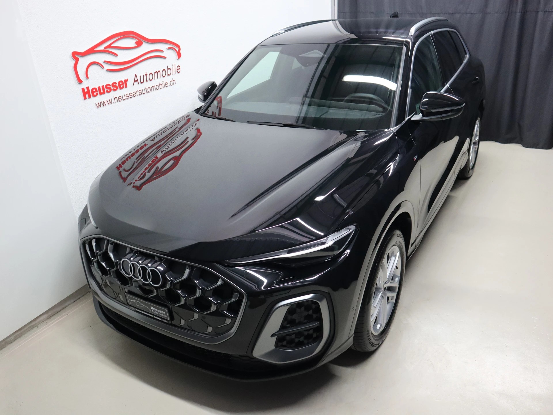 AUDI Q5 TFSI quatto S-tronic S Line Edition - Navi - MMI Beifahrerdisplay - Matrix LED - Keyless - 360° Kamera - 204 PS-showroom-element-2