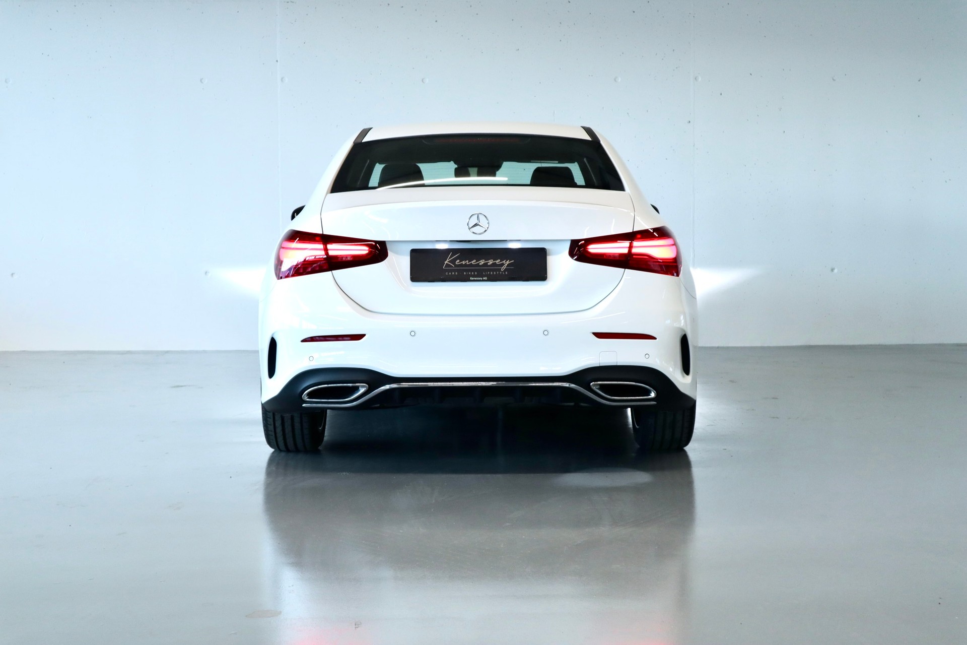 MERCEDES-BENZ A 200 AMG LINE | AUTOMAT | PANORAMADACH |-showroom-element-2