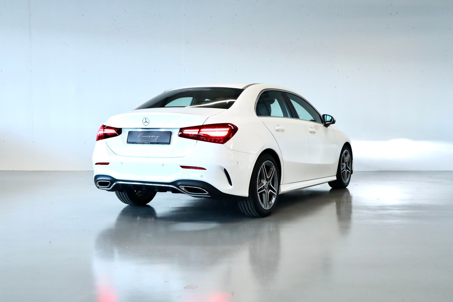 MERCEDES-BENZ A 200 AMG LINE | AUTOMAT | PANORAMADACH |-showroom-element-3