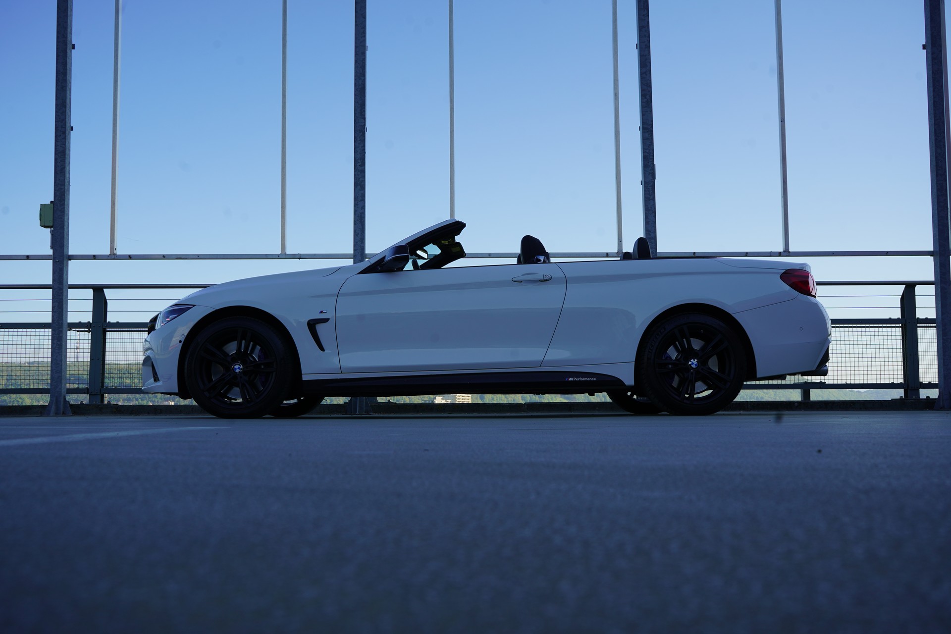BMW 440i CABRIOLET xDRIVE STEPTRONIC M SPORT BLACK l 326 PS-showroom-element-1