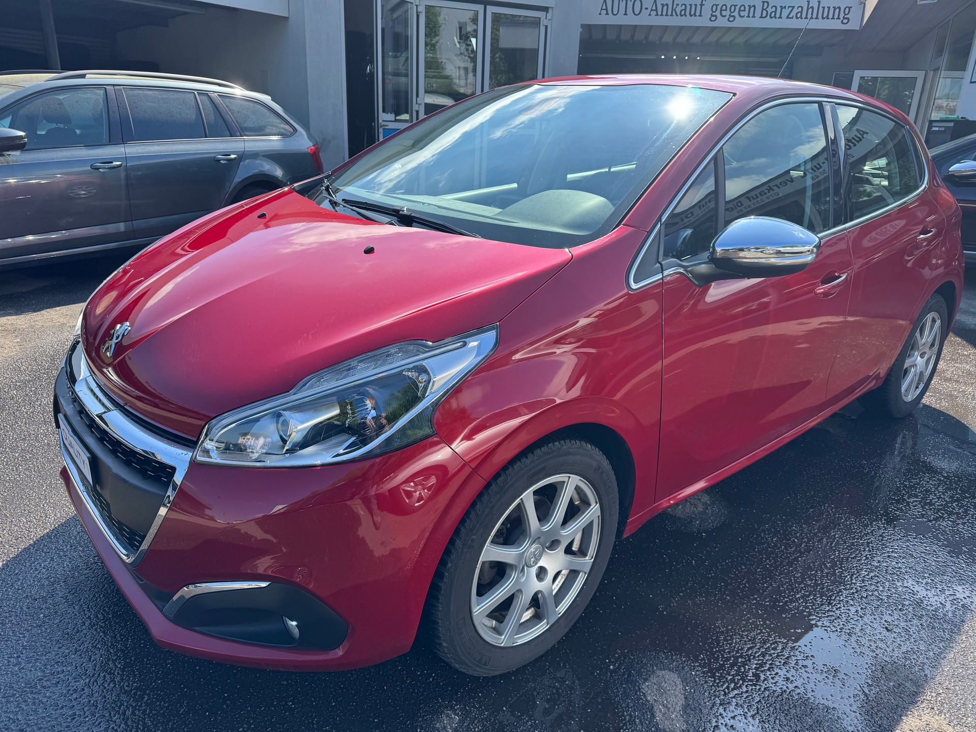 PEUGEOT 208 1.2 PureTech Style EAT6-image-1