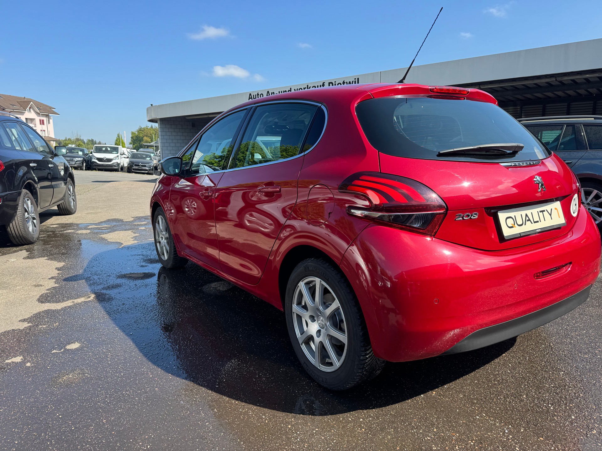 PEUGEOT 208 1.2 PureTech Style EAT6-image-7