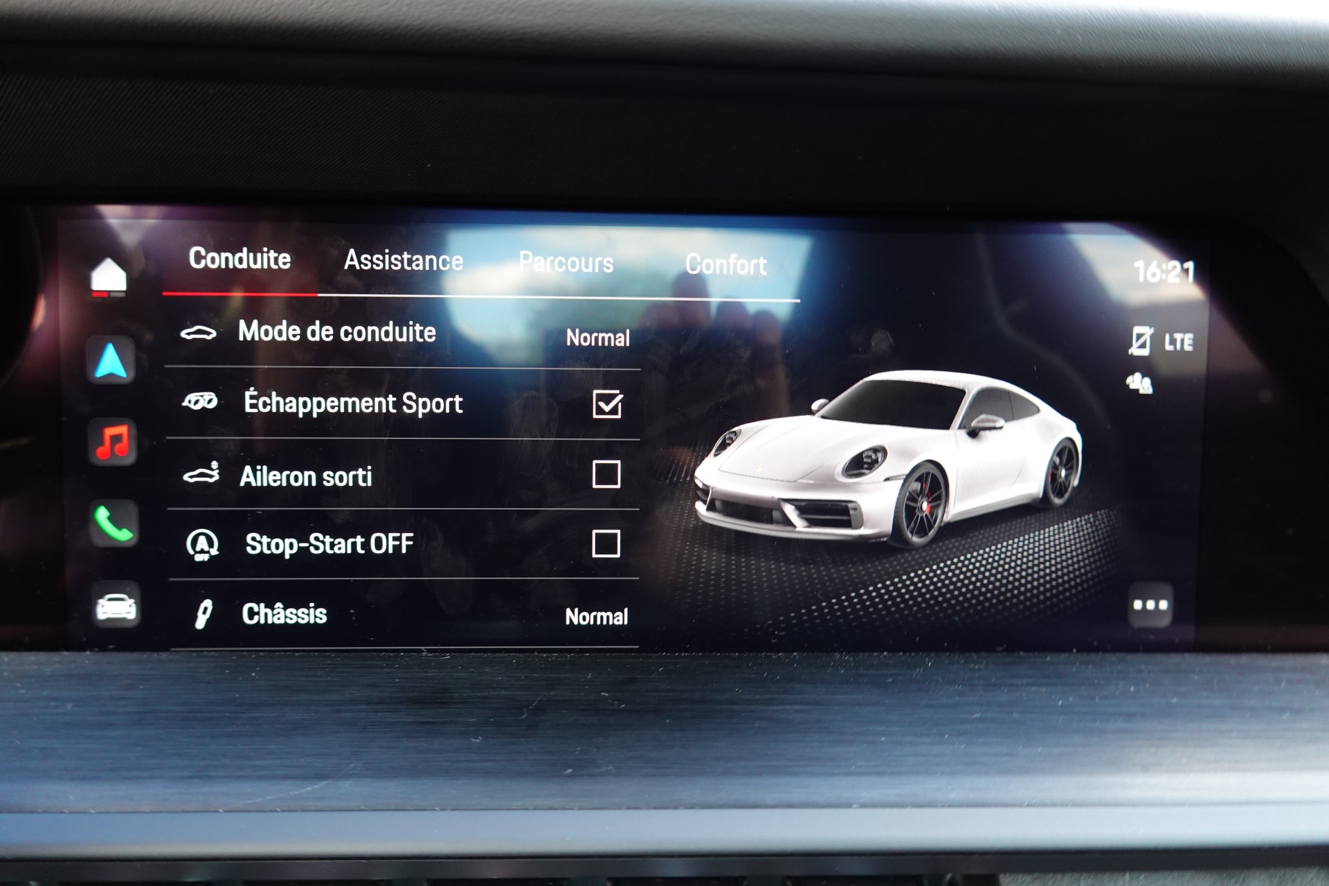 PORSCHE 911 Carrera GTS PDK - "1ère main * PA 03.2028 * Son BOSE * Tempomat Adaptatif * Sièges Sport 18 Posit * Echap Sport * Lift Sys"-image-18