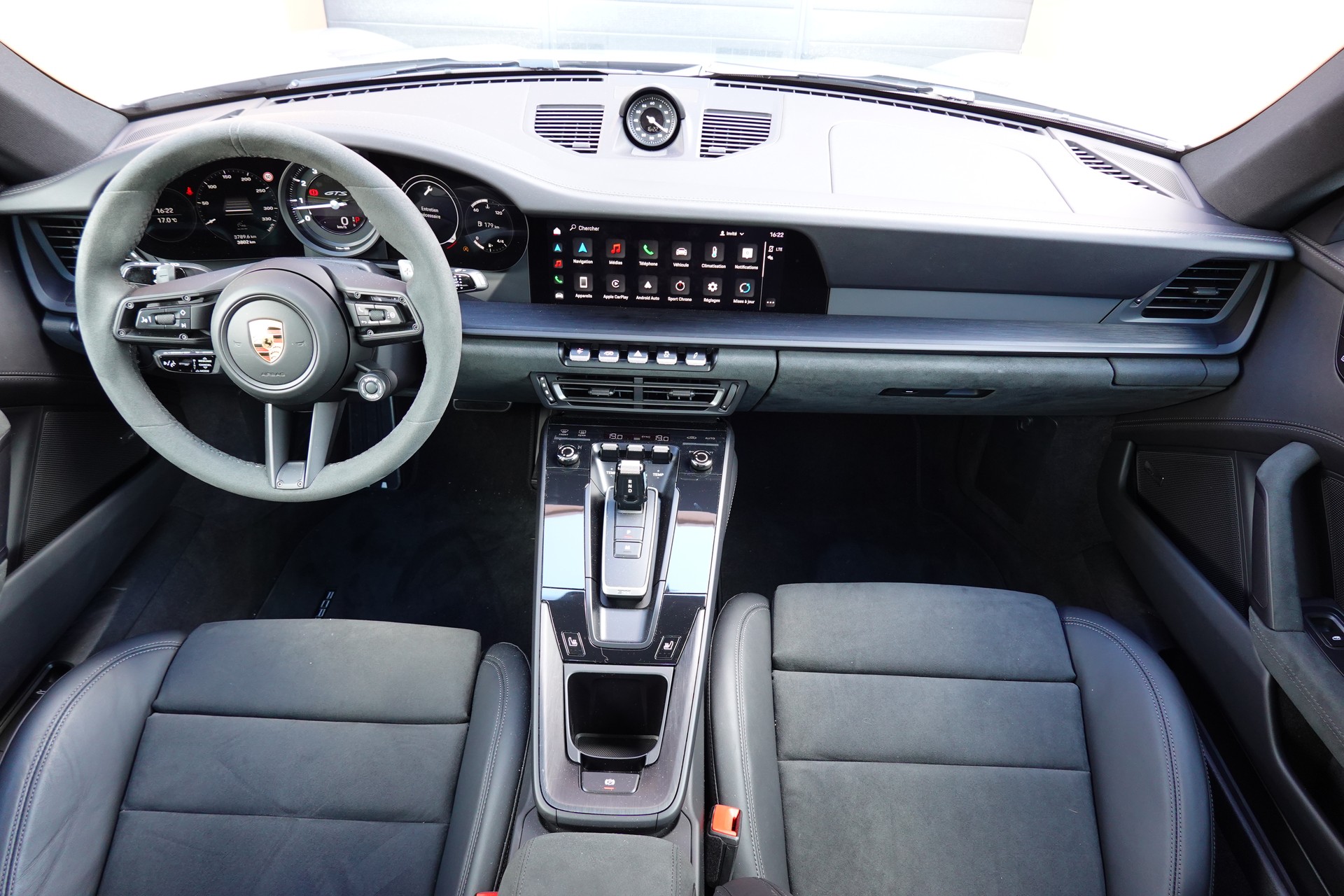 PORSCHE 911 Carrera GTS PDK - "1ère main * PA 03.2028 * Son BOSE * Tempomat Adaptatif * Sièges Sport 18 Posit * Echap Sport * Lift Sys"-image-13