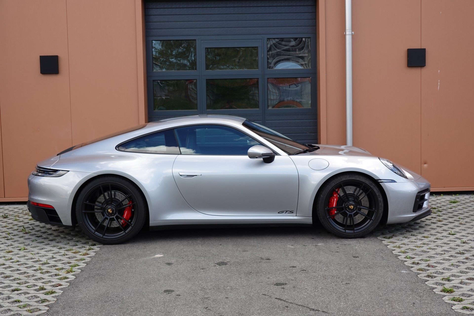 PORSCHE 911 Carrera GTS PDK - "1ère main * PA 03.2028 * Son BOSE * Tempomat Adaptatif * Sièges Sport 18 Posit * Echap Sport * Lift Sys"-showroom-element-3