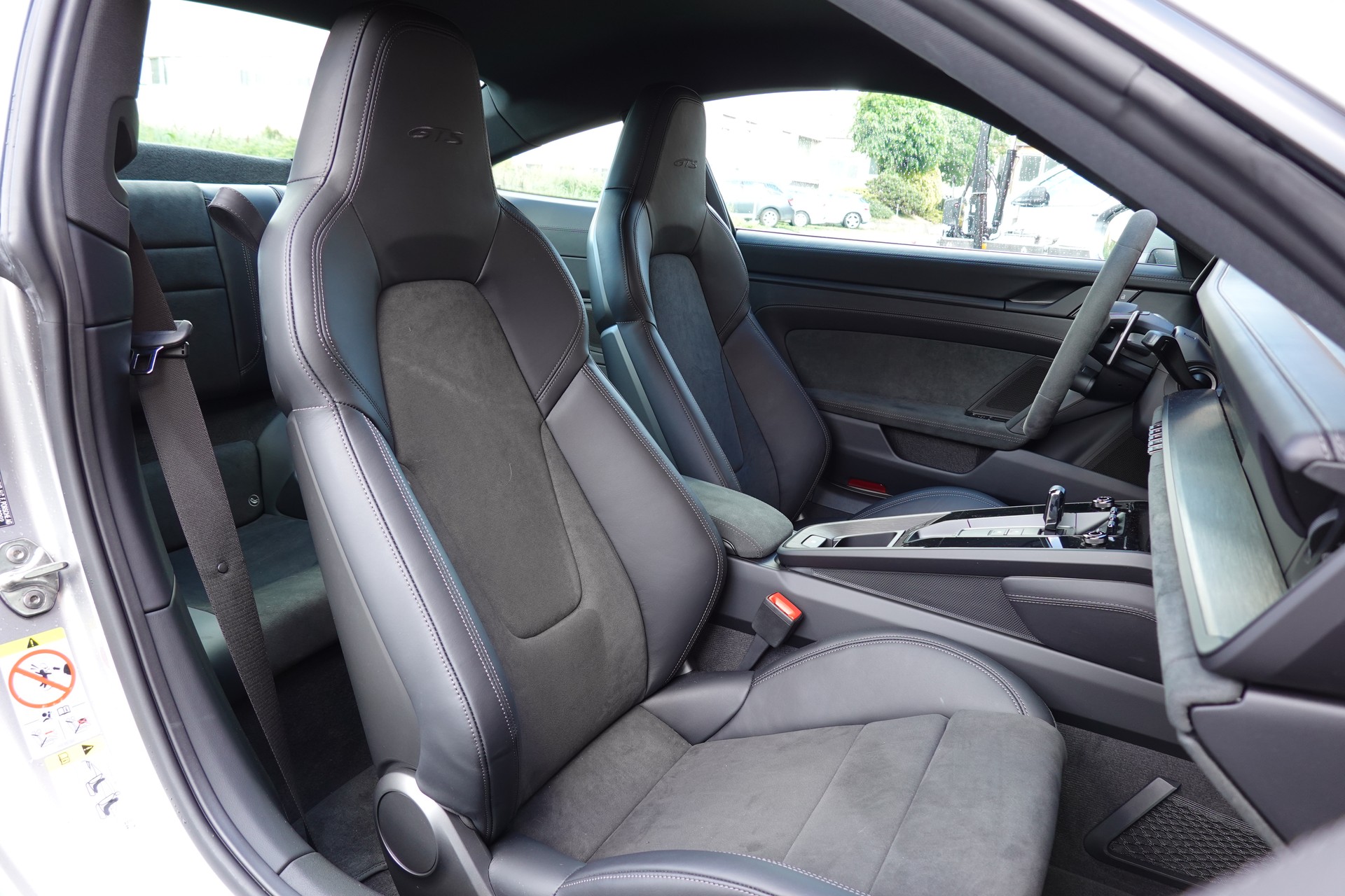 PORSCHE 911 Carrera GTS PDK - "1ère main * PA 03.2028 * Son BOSE * Tempomat Adaptatif * Sièges Sport 18 Posit * Echap Sport * Lift Sys"-image-29