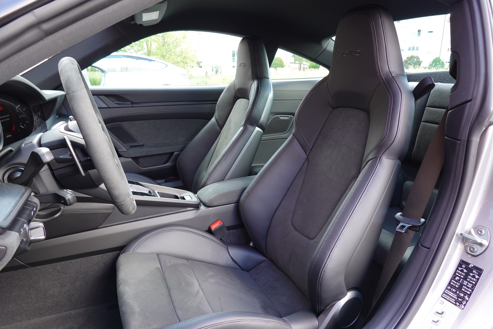 PORSCHE 911 Carrera GTS PDK - "1ère main * PA 03.2028 * Son BOSE * Tempomat Adaptatif * Sièges Sport 18 Posit * Echap Sport * Lift Sys"-image-28