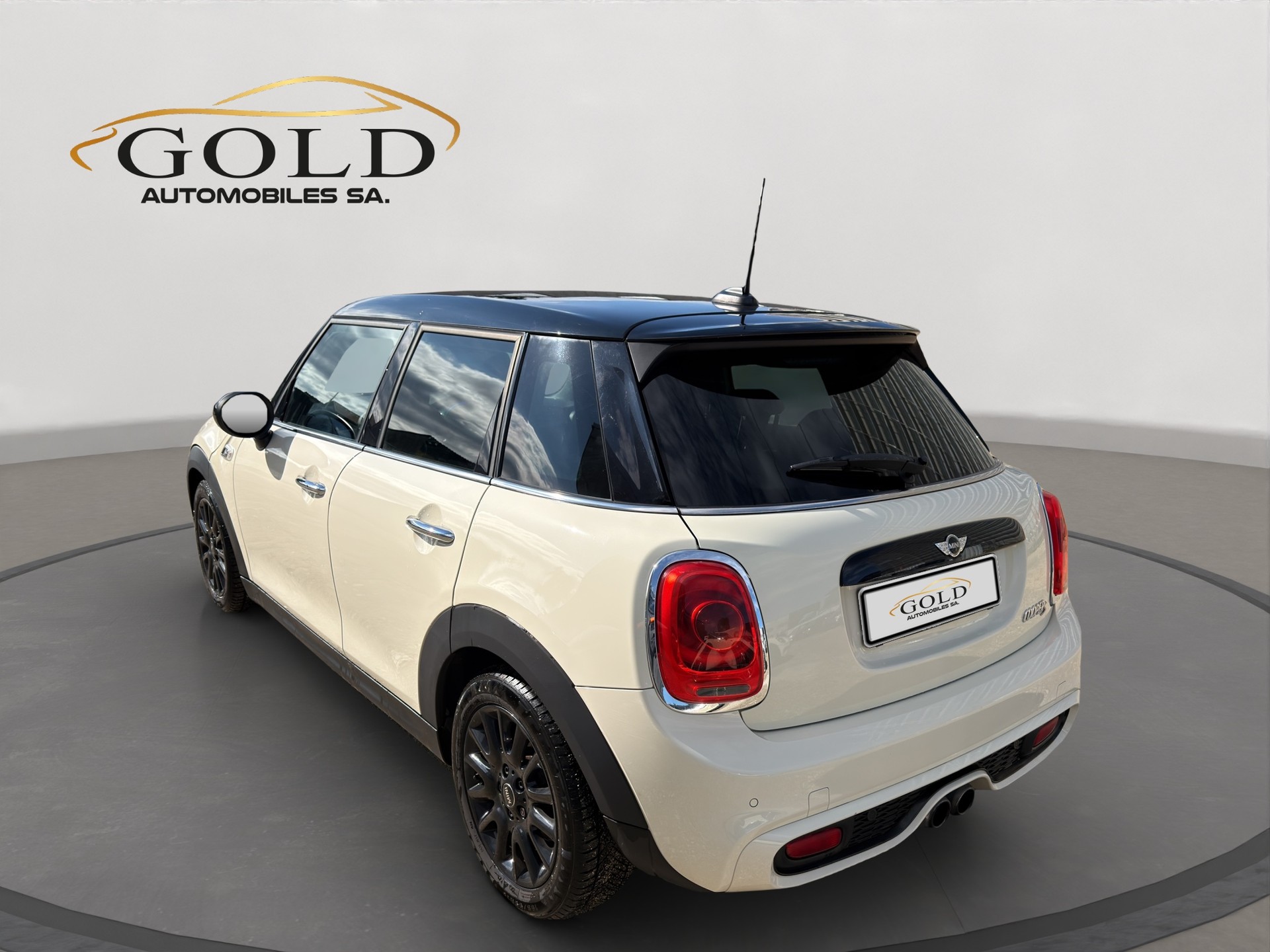 MINI Cooper S-image-6