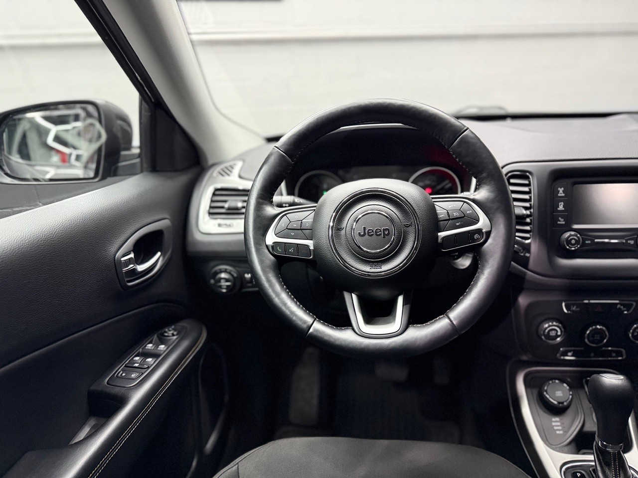 JEEP Compass 2.0CRD Longtitude AWD 9ATX-image-16