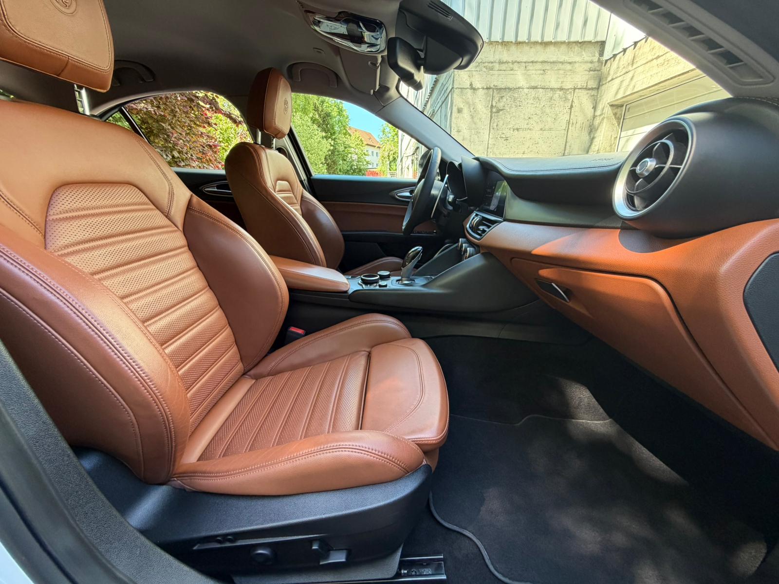 ALFA ROMEO Giulia 2.0 Veloce Q4 Automatic-image-16