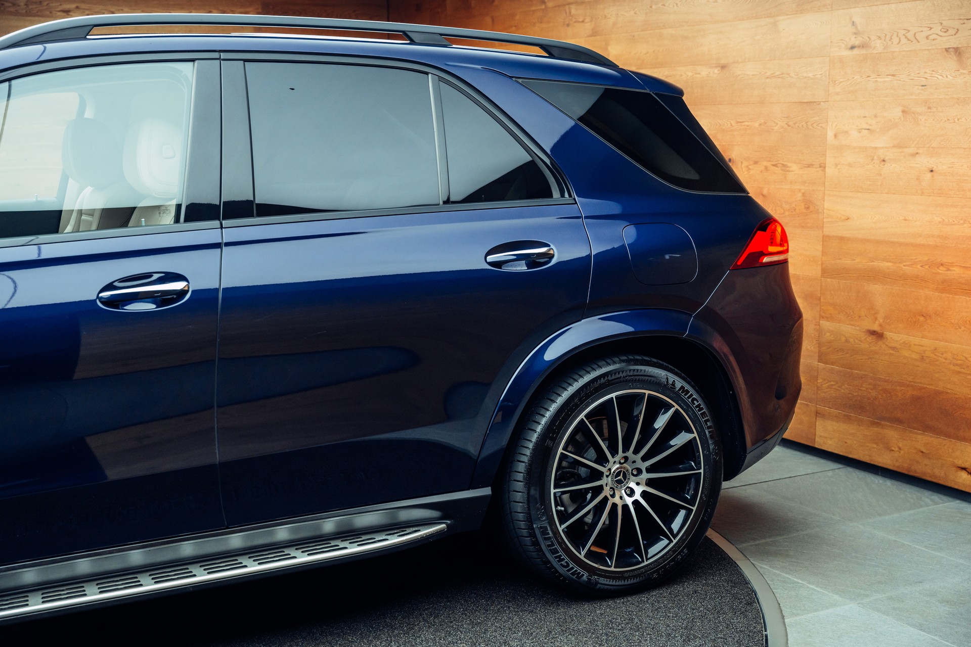 MERCEDES-BENZ GLE 350 de 4Matic AMG Line 9G-Tronic-image-20
