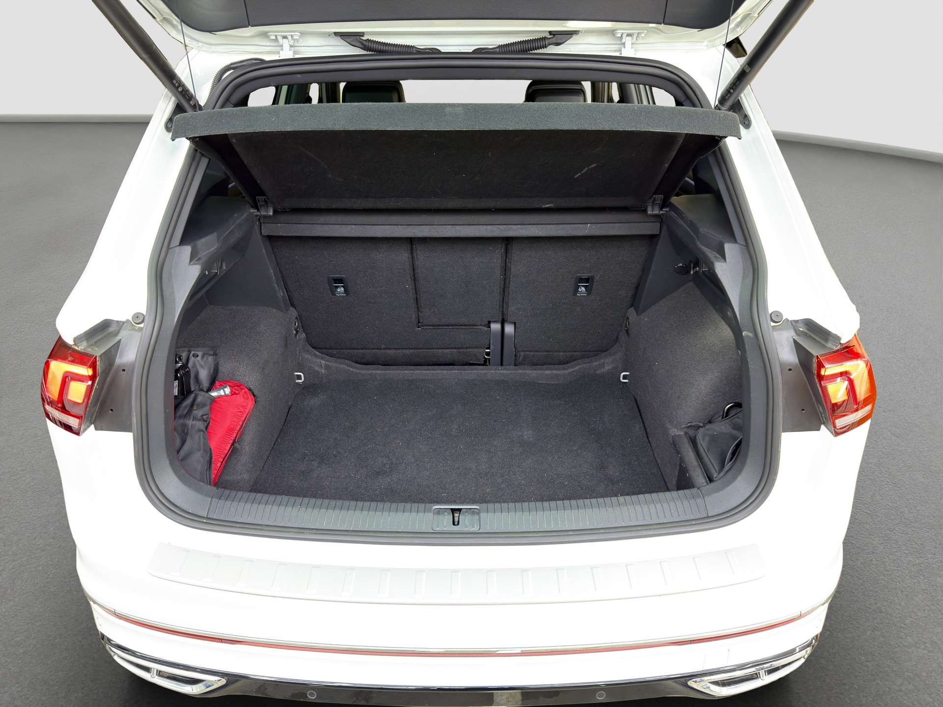 VW Tiguan 2.0TSI R-Line 4Motion DSG-image-34