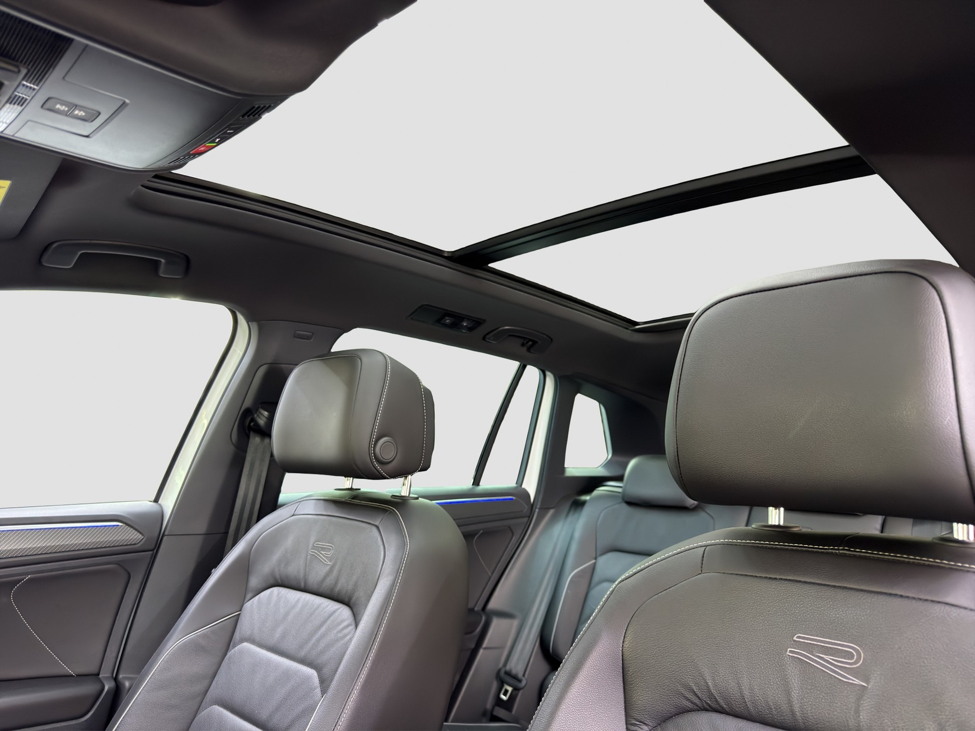 VW Tiguan 2.0TSI R-Line 4Motion DSG-image-15