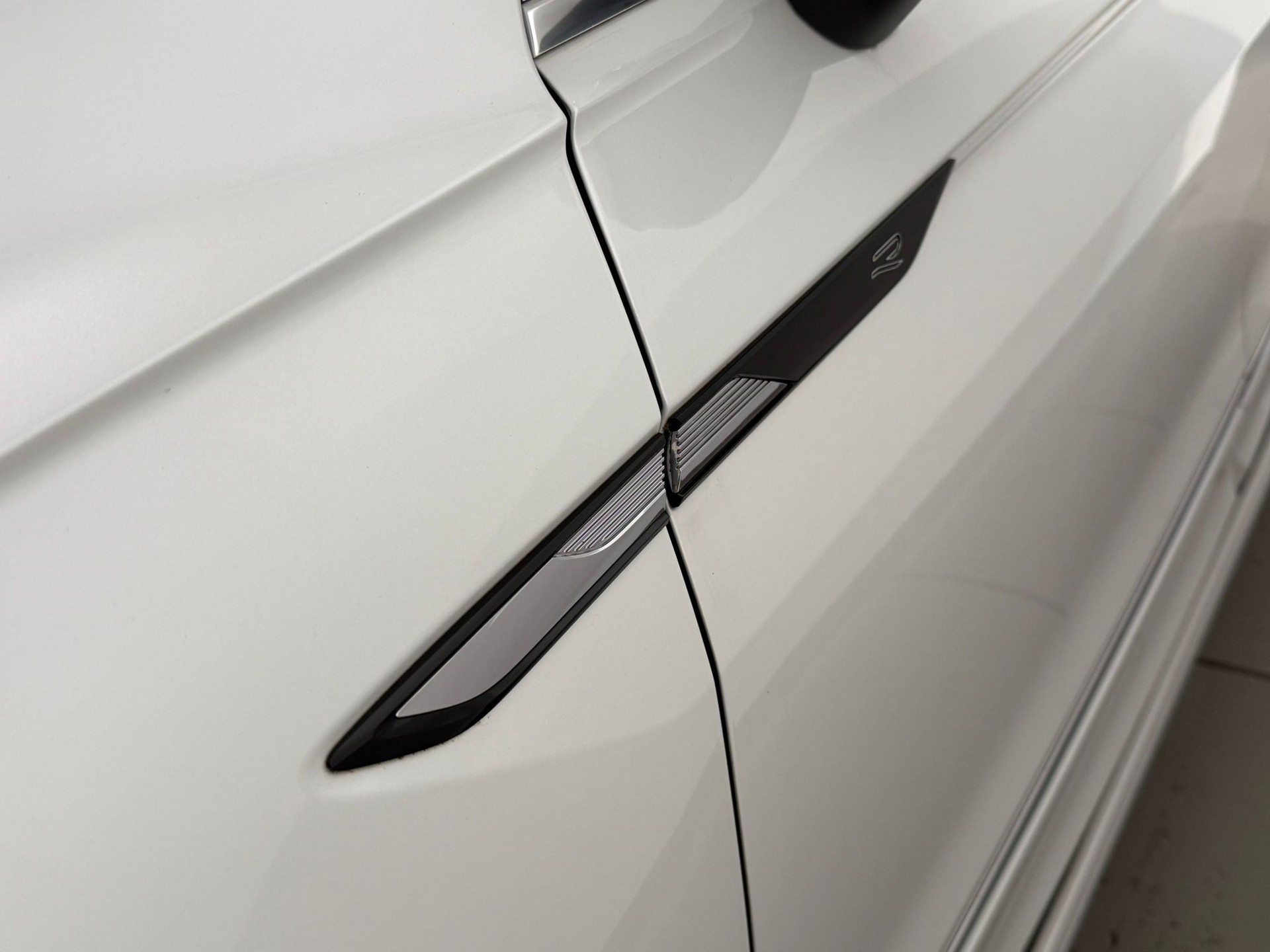VW Tiguan 2.0TSI R-Line 4Motion DSG-image-35