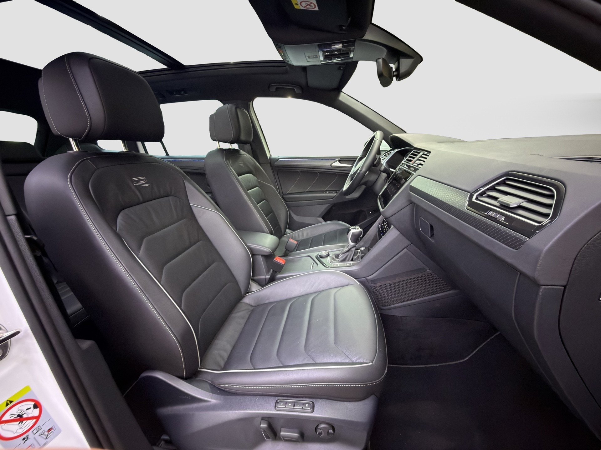 VW Tiguan 2.0TSI R-Line 4Motion DSG-image-13