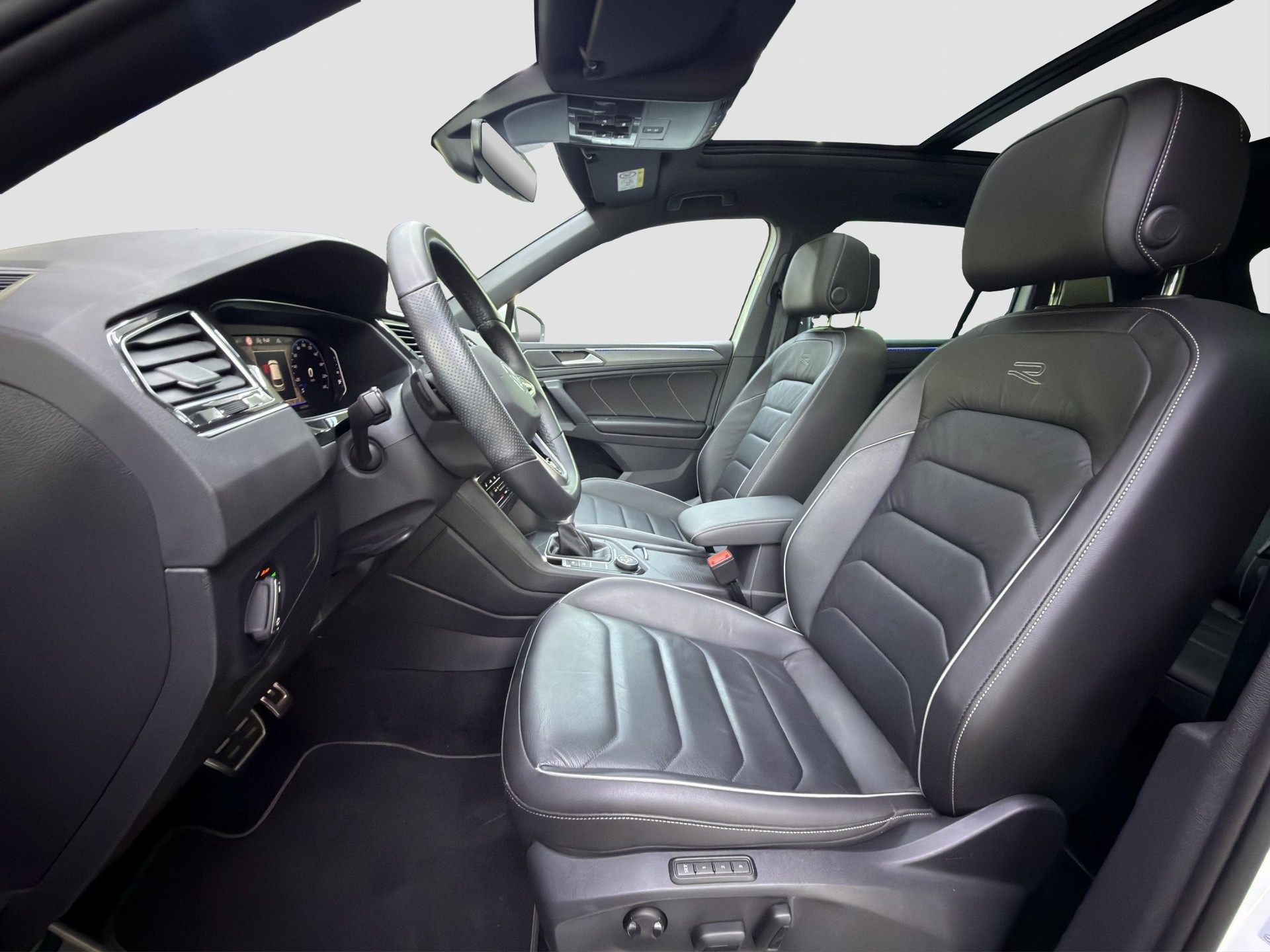 VW Tiguan 2.0TSI R-Line 4Motion DSG-image-11