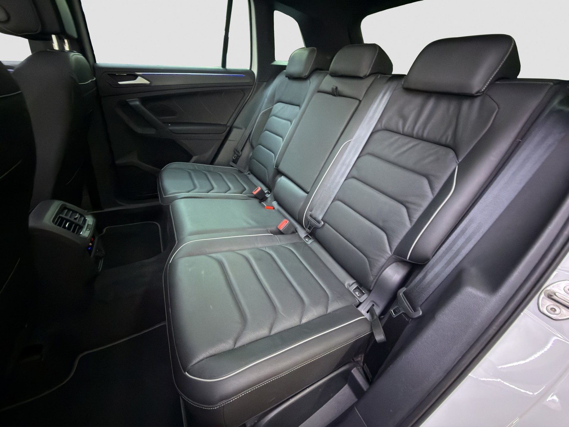 VW Tiguan 2.0TSI R-Line 4Motion DSG-image-12