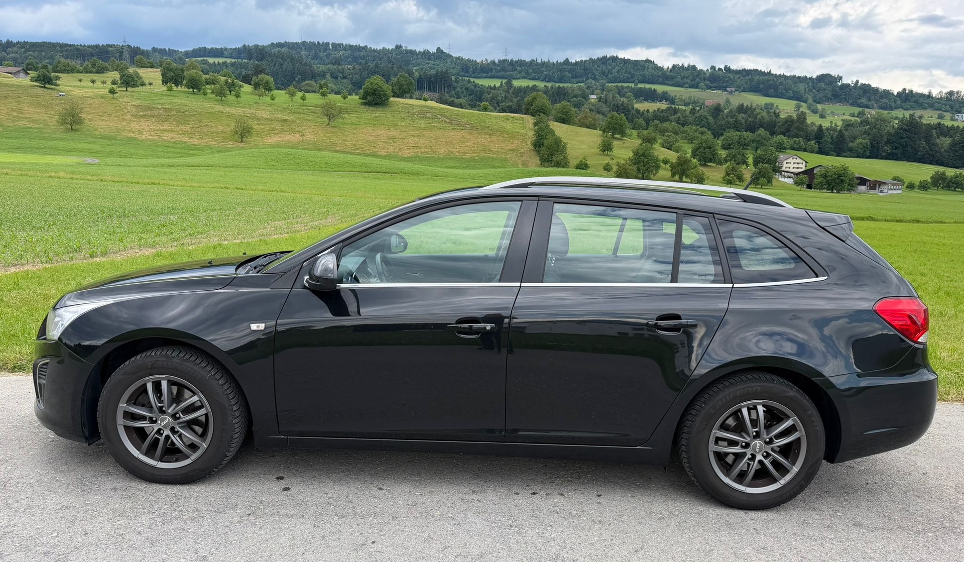 CHEVROLET Cruze Station Wagon 2.0 VCDi LTZ Automatic-image-2
