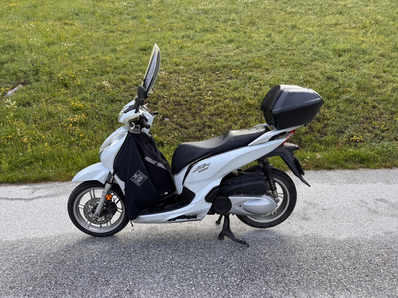 HONDA SH300A-image-0