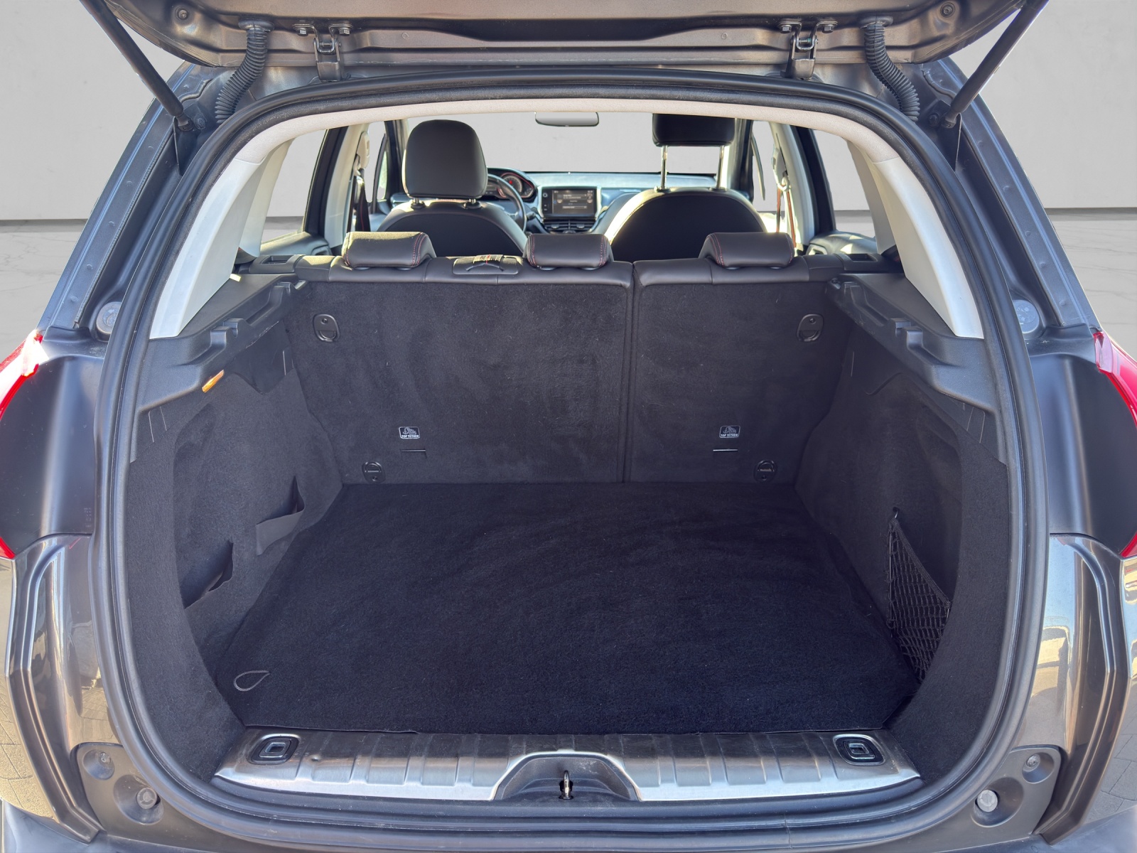 PEUGEOT 2008 1.2 PureTech GT Line EAT6-image-13