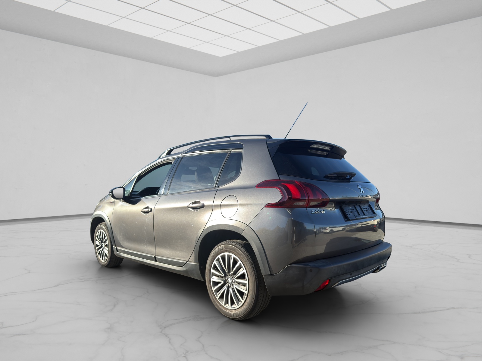 PEUGEOT 2008 1.2 PureTech GT Line EAT6-image-3
