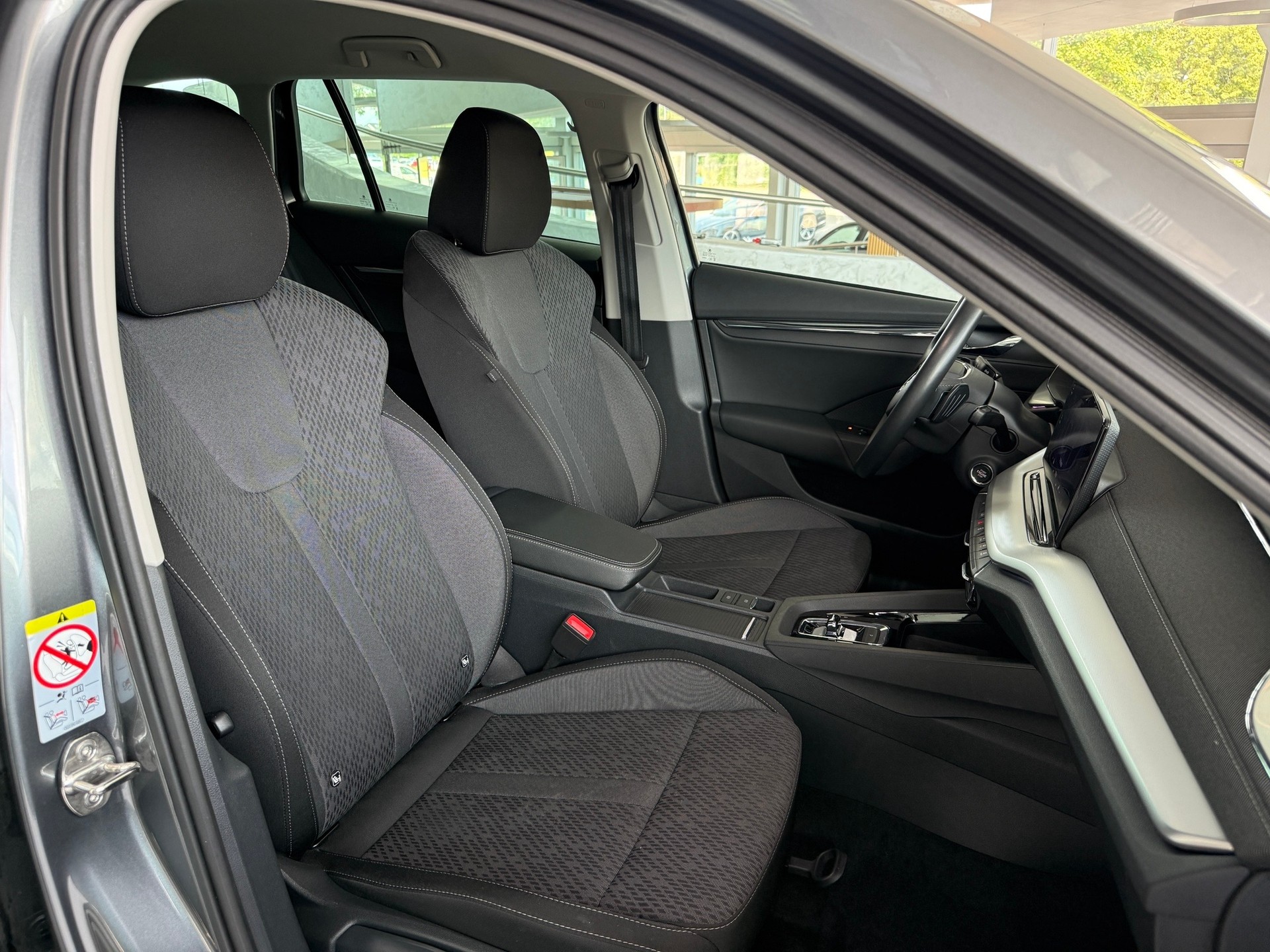 SKODA Octavia Combi 2.0 TDI DSG Ambition-image-10