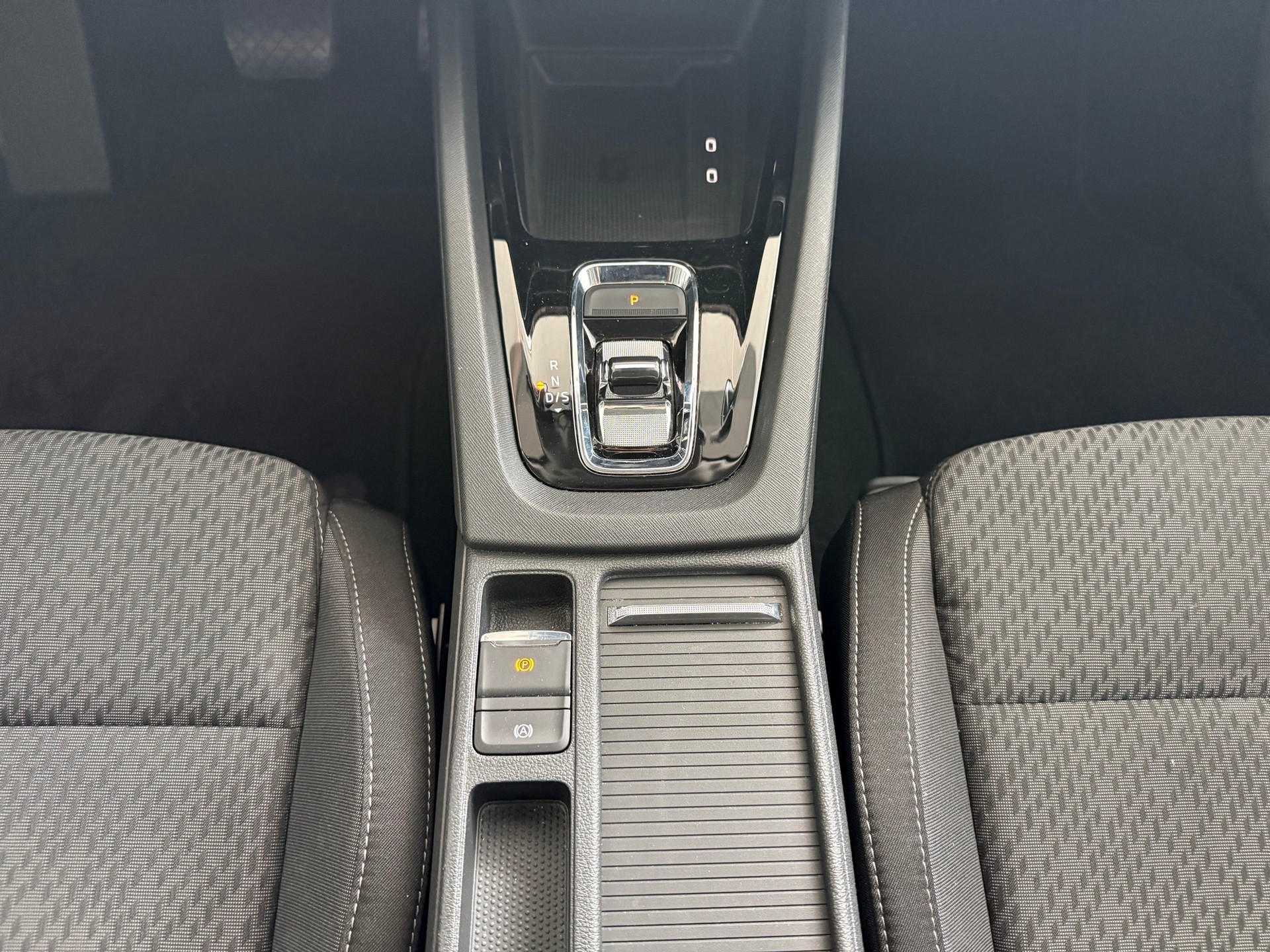 SKODA Octavia Combi 2.0 TDI DSG Ambition-image-20