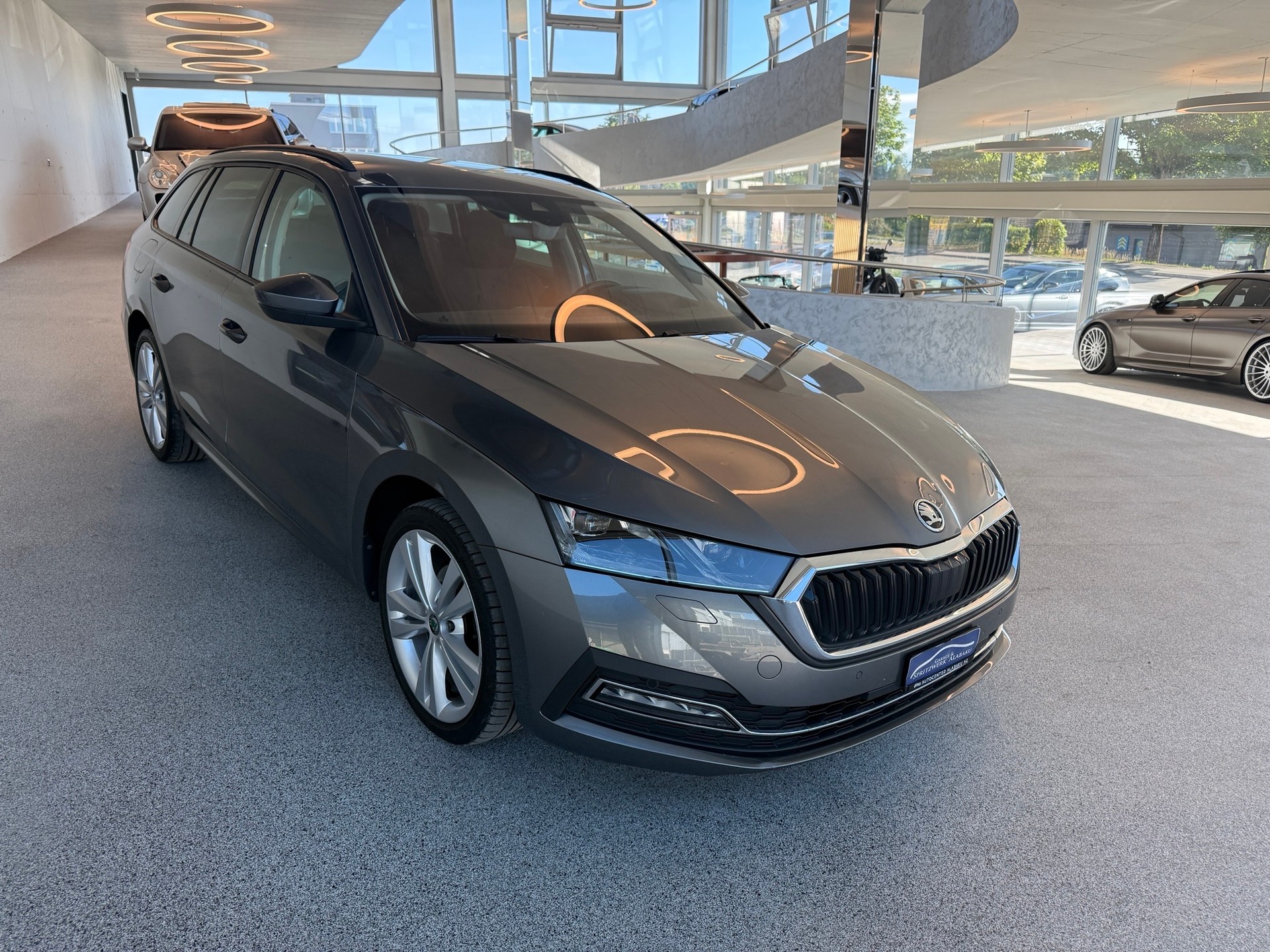 SKODA Octavia Combi 2.0 TDI DSG Ambition-showroom-element-2