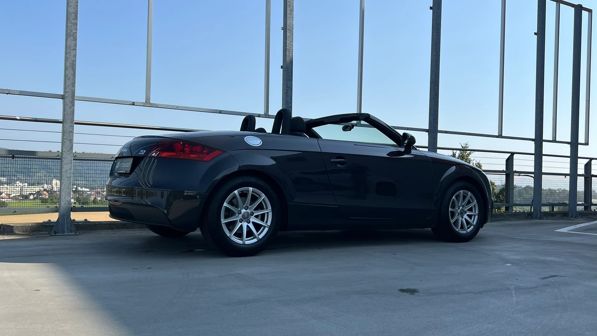 AUDI TT ROADSTER 2.0 TDI QUATTRO l 170 PS-image-7