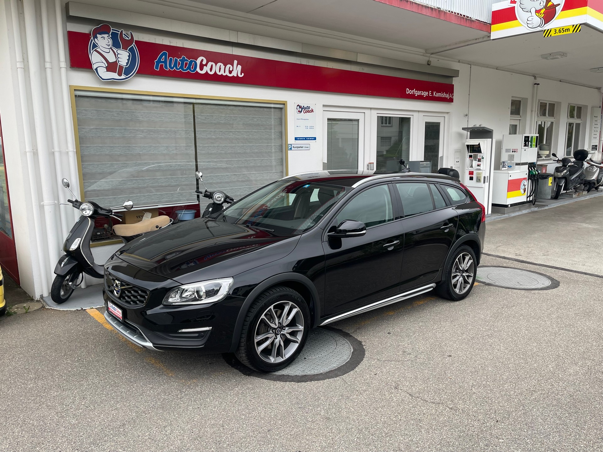 VOLVO V60 Cross Country D4 AWD Kinetic Geartronic-image-2