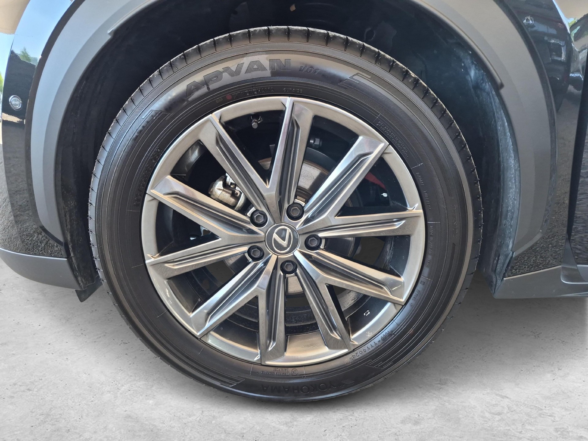LEXUS LBX 1.5 Hybrid Relax AWD-image-18