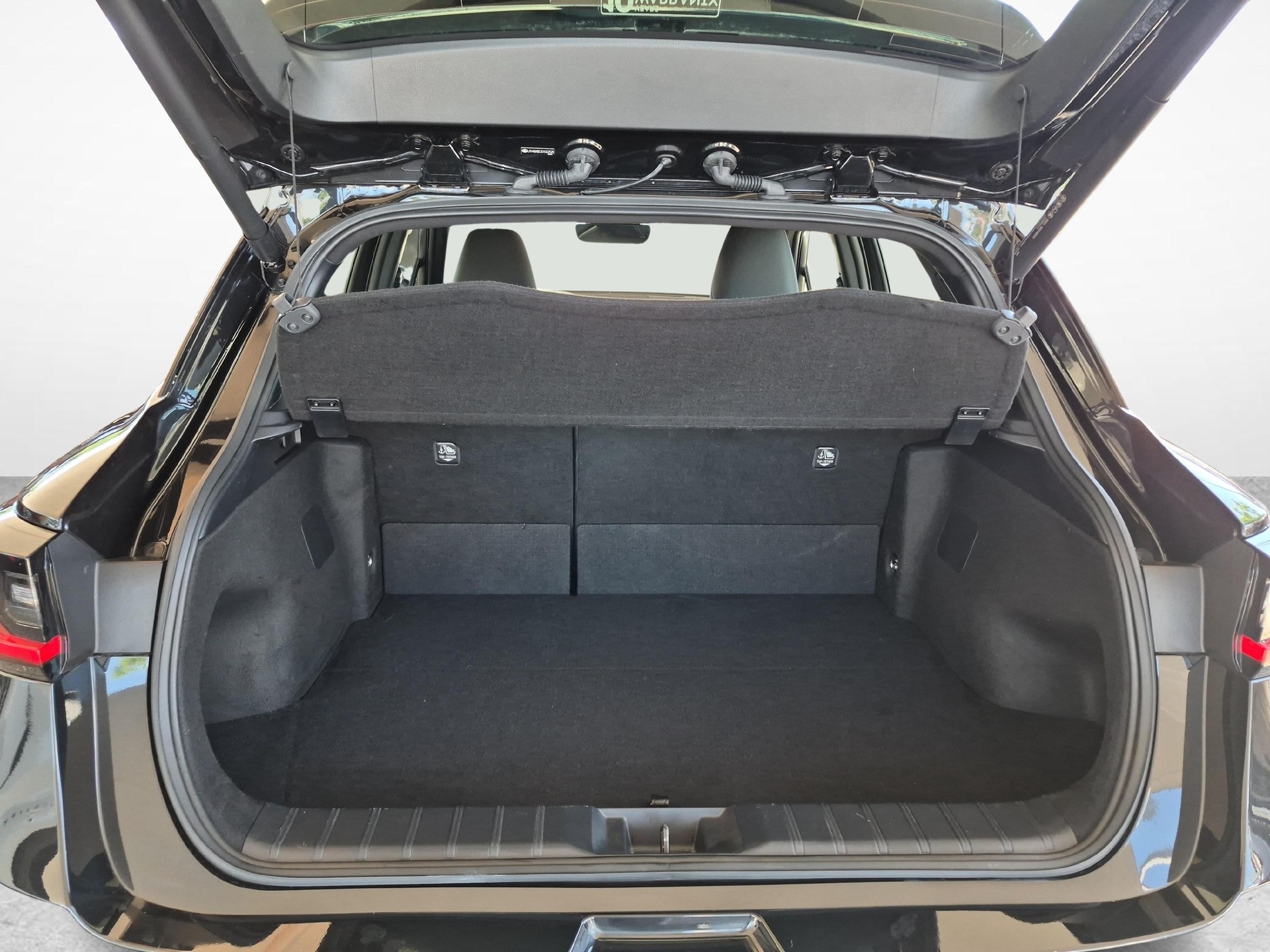 LEXUS LBX 1.5 Hybrid Relax AWD-image-11
