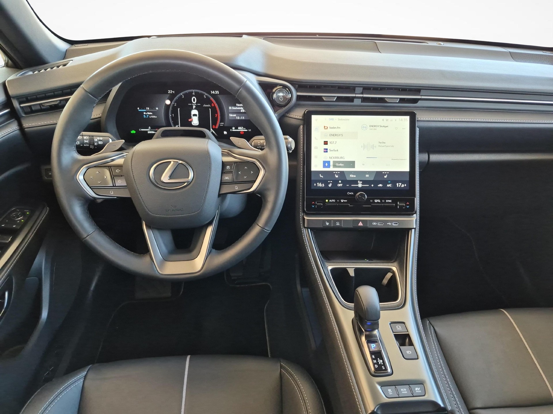 LEXUS LBX 1.5 Hybrid Relax AWD-image-8