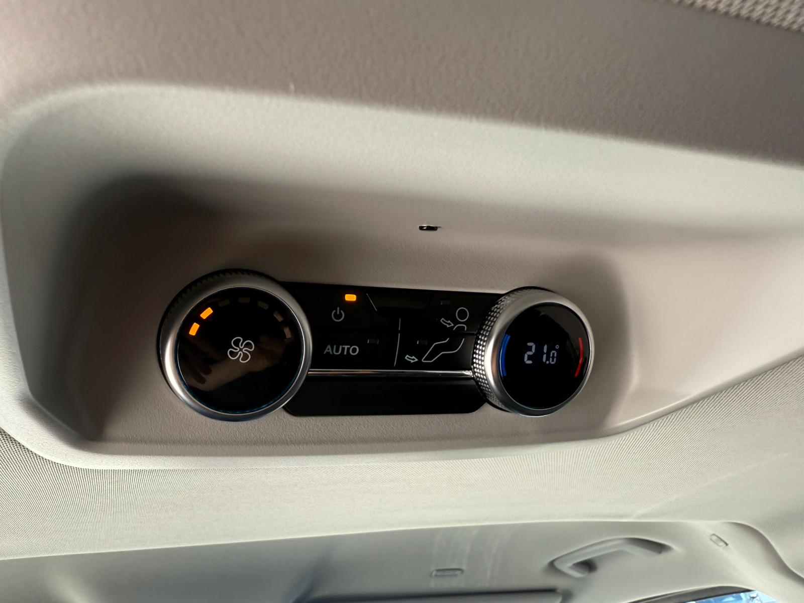 FORD Tourneo Bus 320 L1H1 TitaniumX Automat-image-10