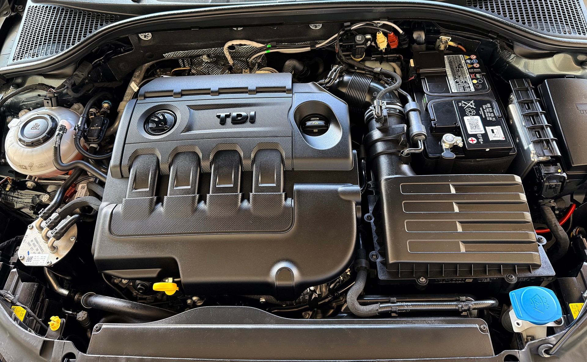 SKODA Octavia Combi 2.0 TDI RS 4x4 DSG-image-5