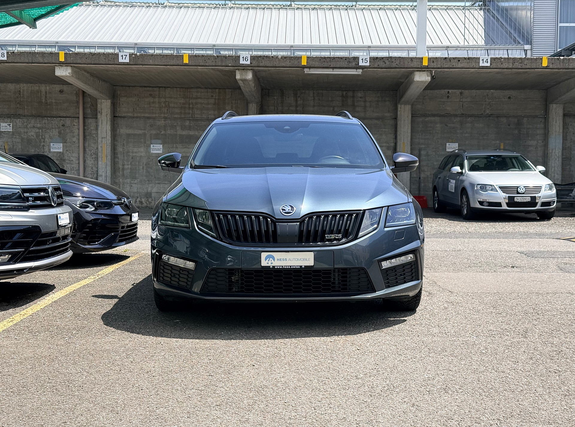 SKODA Octavia Combi 2.0 TDI RS 4x4 DSG-image-13