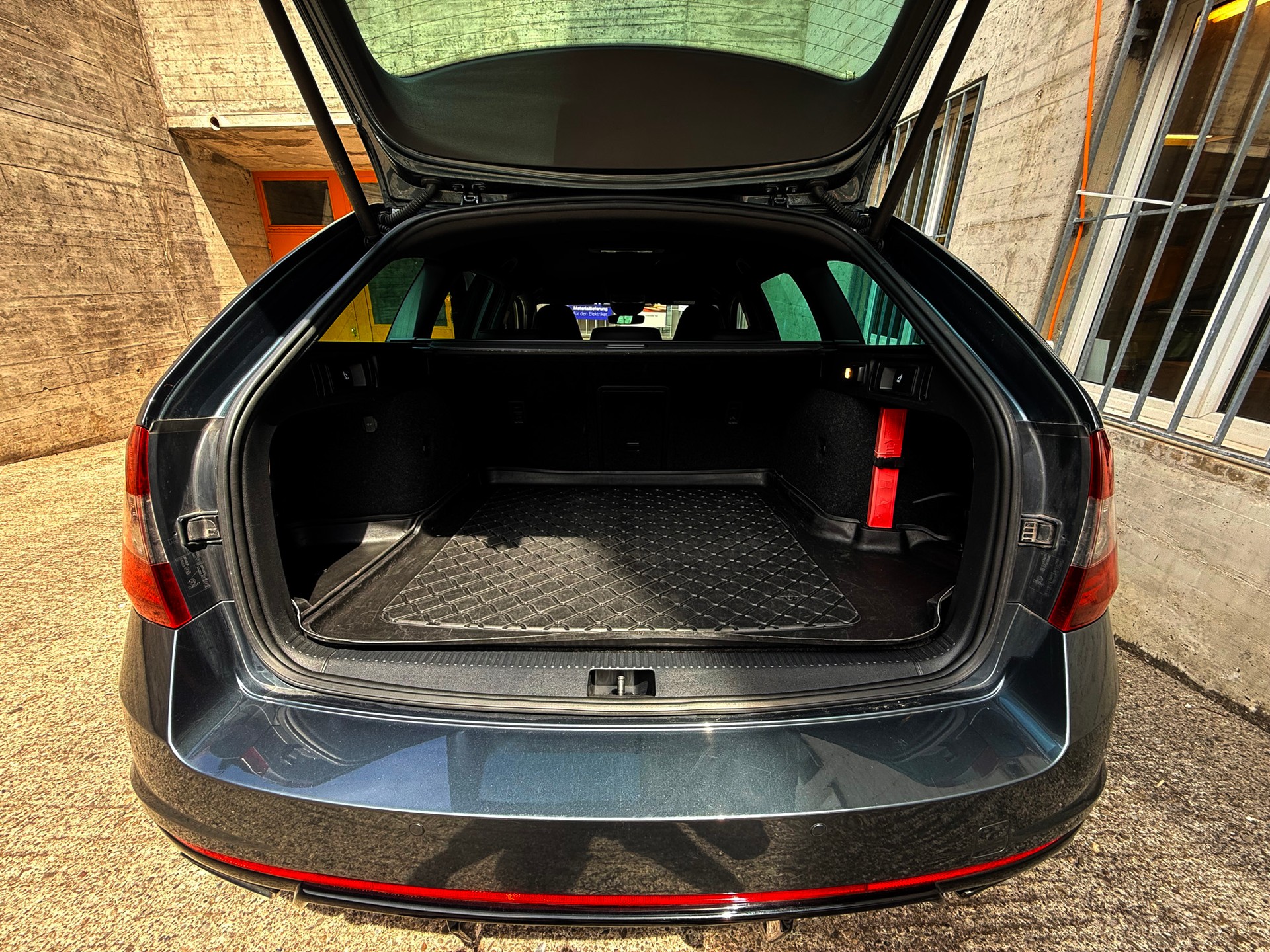 SKODA Octavia Combi 2.0 TDI RS 4x4 DSG-image-23