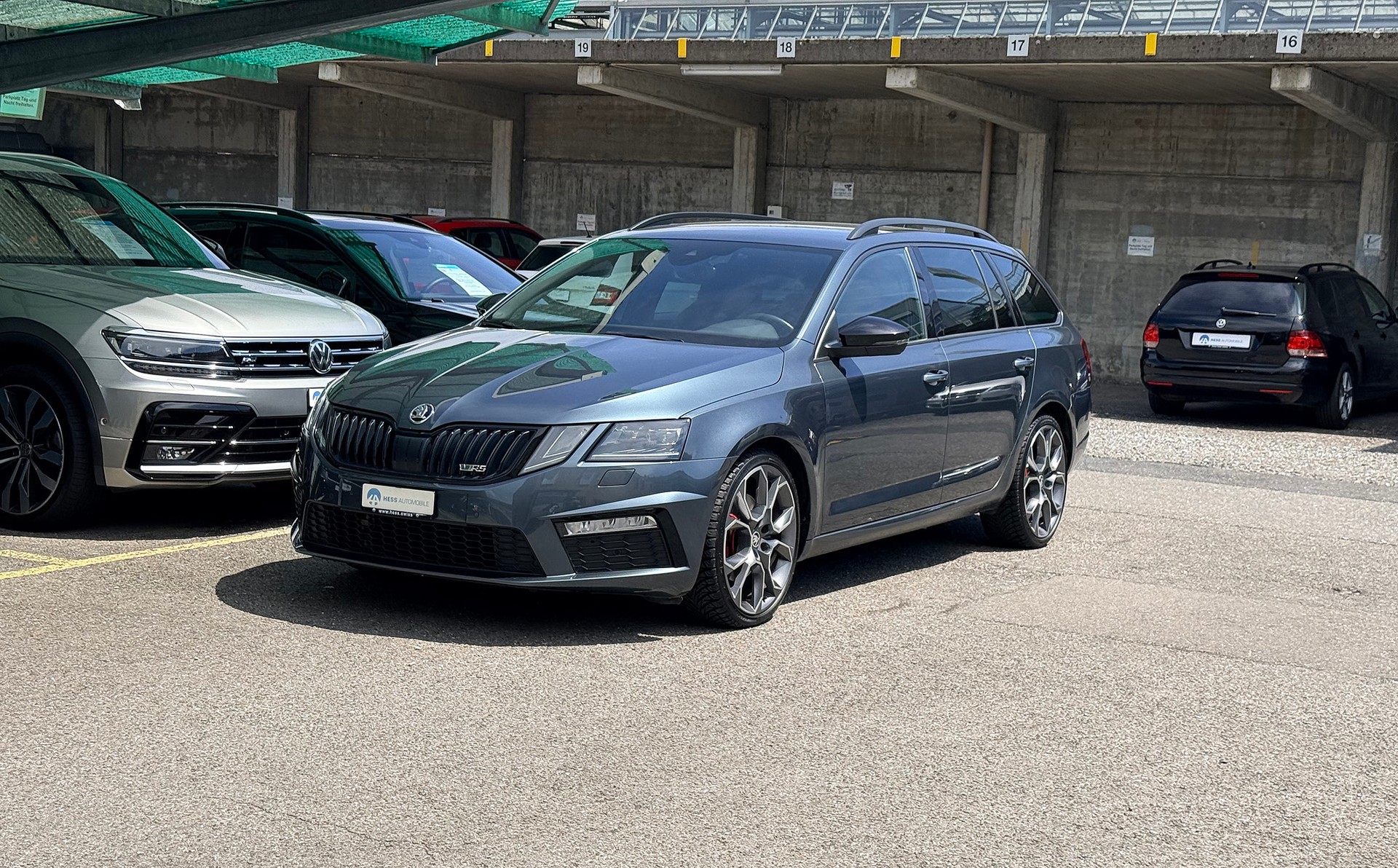 SKODA Octavia Combi 2.0 TDI RS 4x4 DSG-image-12