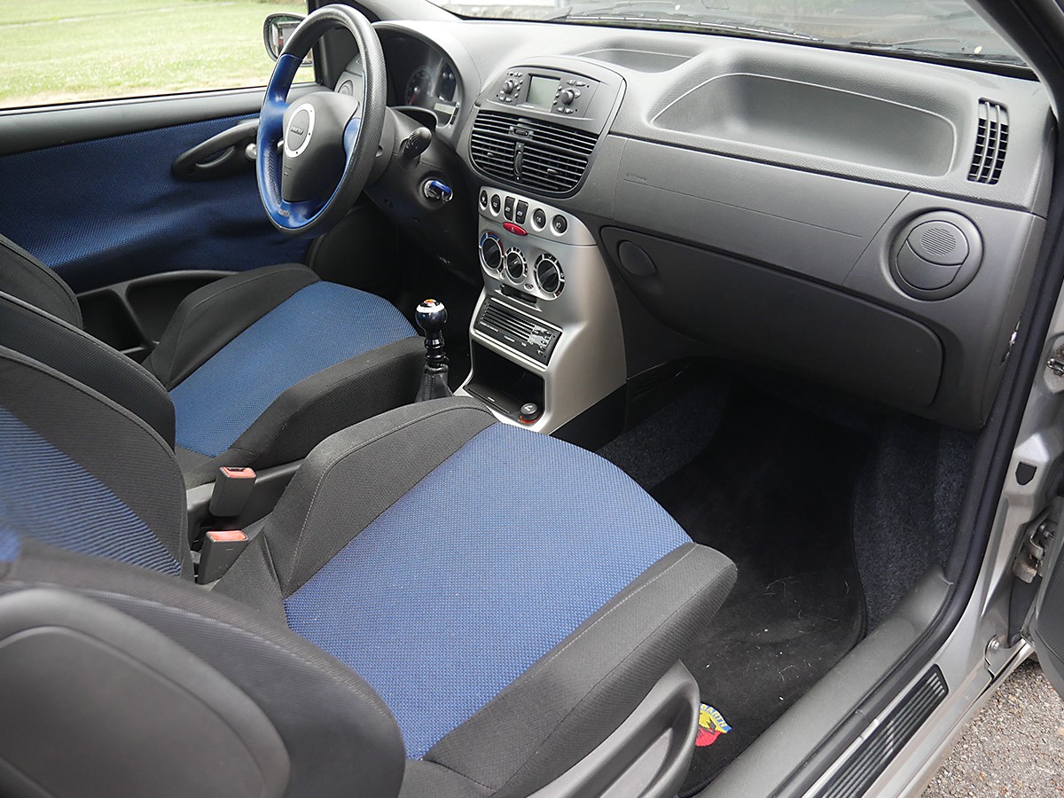 FIAT Punto 1.8 16V Abarth HGT-image-11