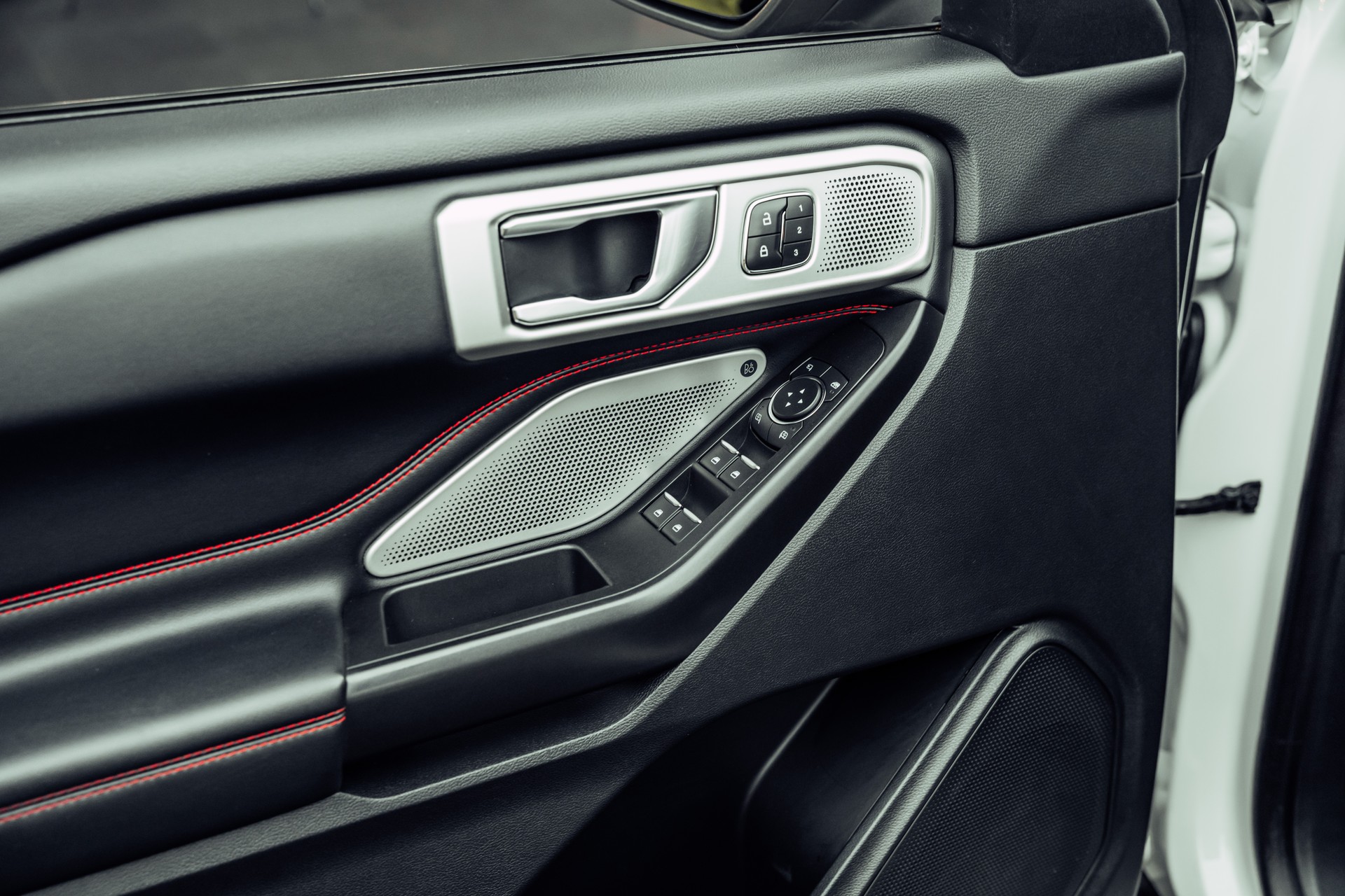 FORD Explorer 3.0 EcoBoost Plug-in-Hybrid ST-Line 4WD Automatik-image-10