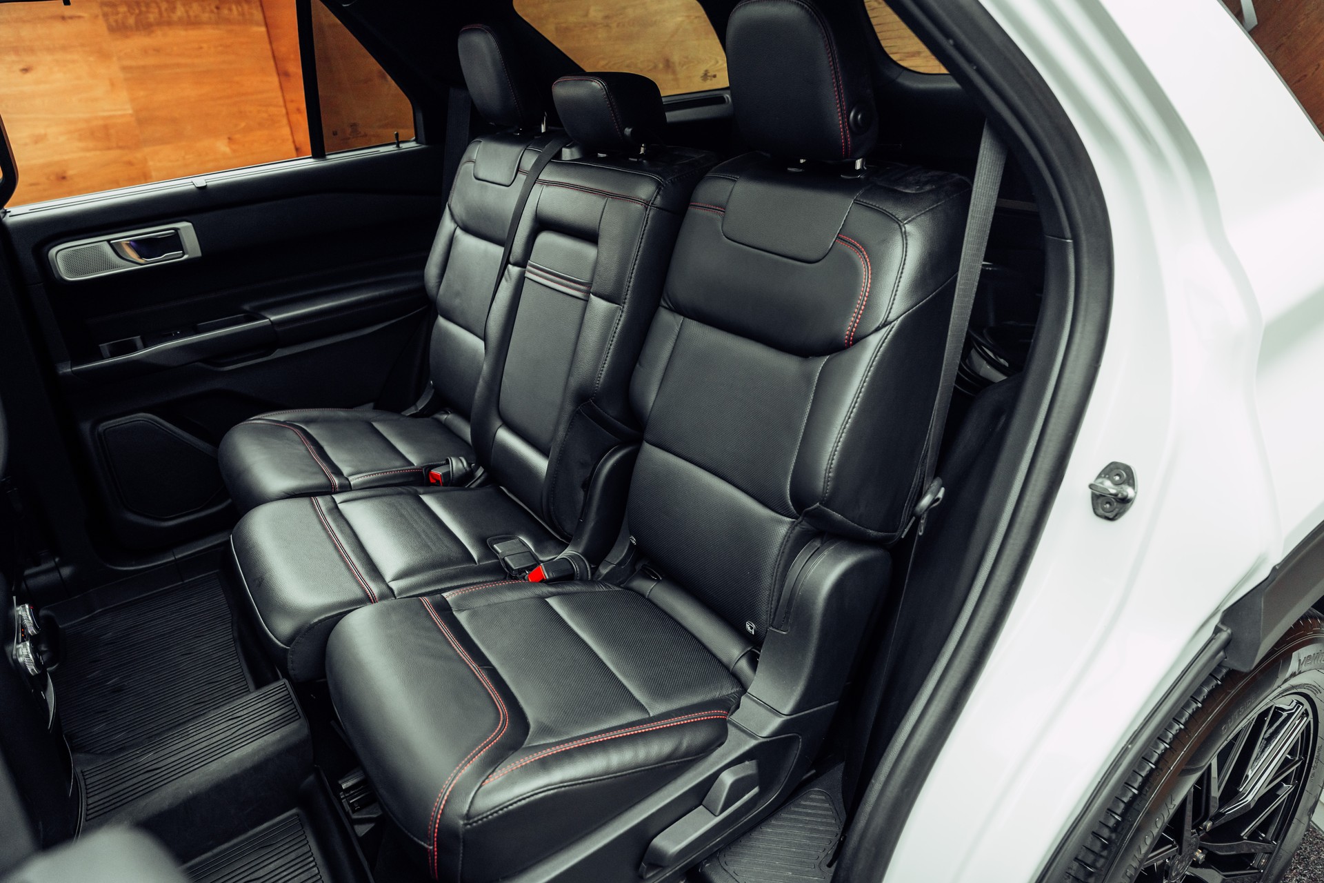 FORD Explorer 3.0 EcoBoost Plug-in-Hybrid ST-Line 4WD Automatik-image-5