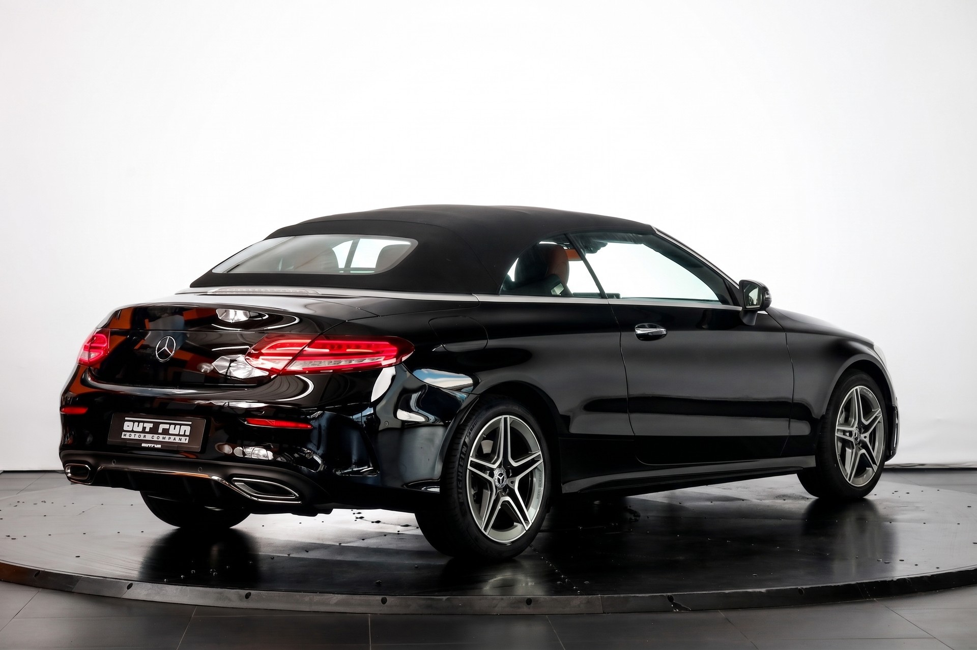 MERCEDES-BENZ C 200 Cabriolet 4Matic 9G-Tronic-showroom-element-3