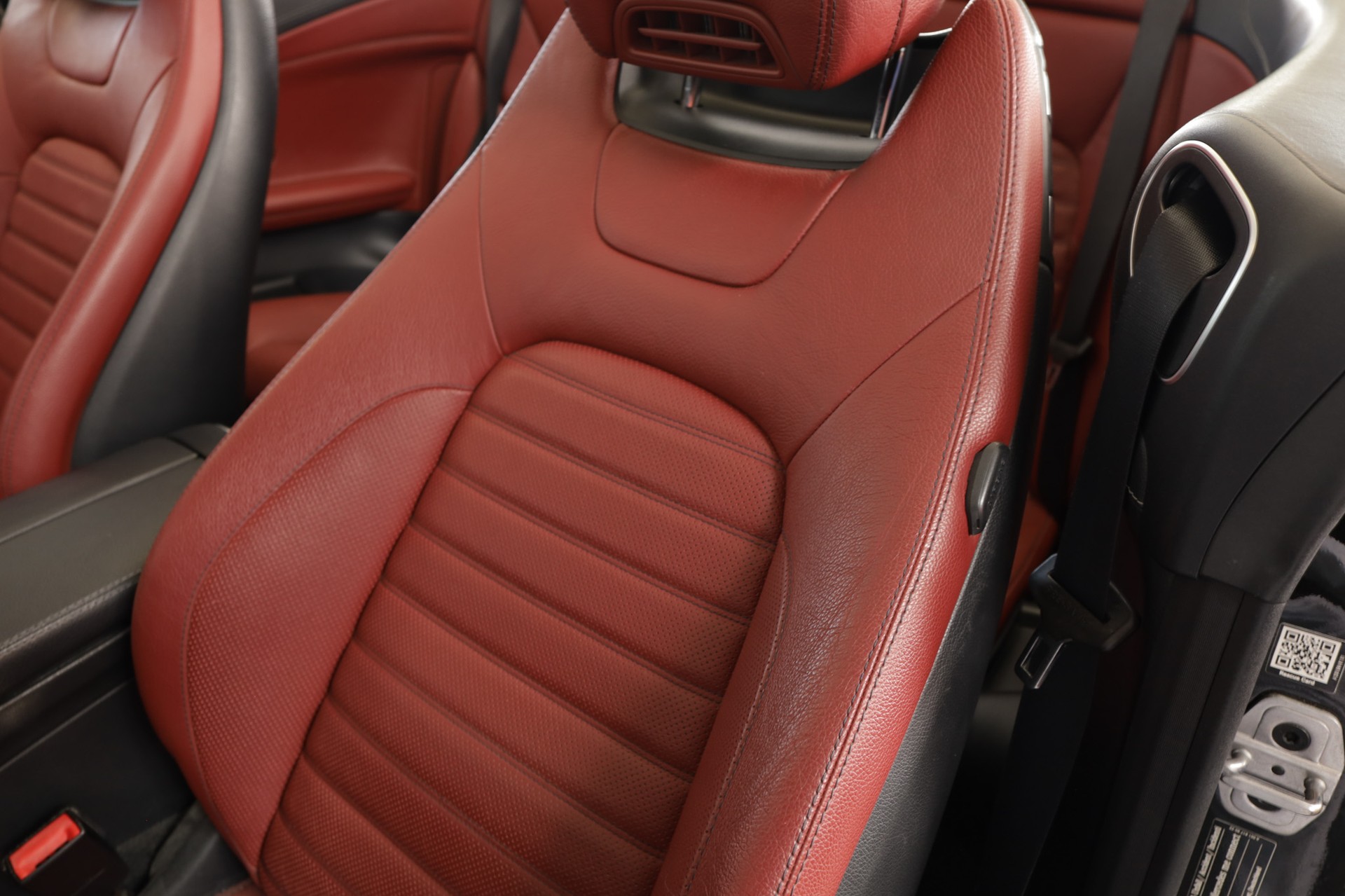 MERCEDES-BENZ C 200 Cabriolet 4Matic 9G-Tronic-image-13