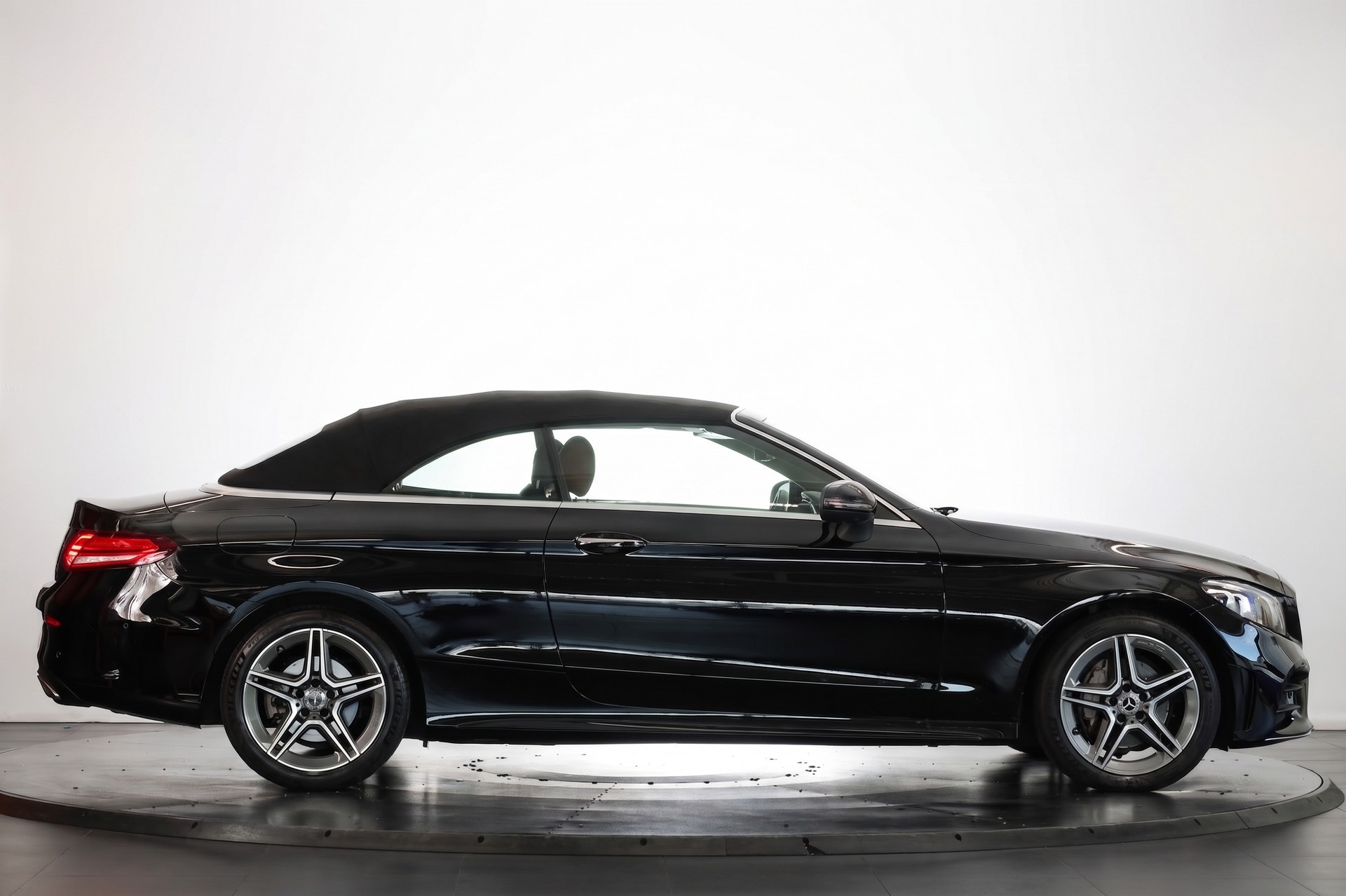 MERCEDES-BENZ C 200 Cabriolet 4Matic 9G-Tronic-image-5