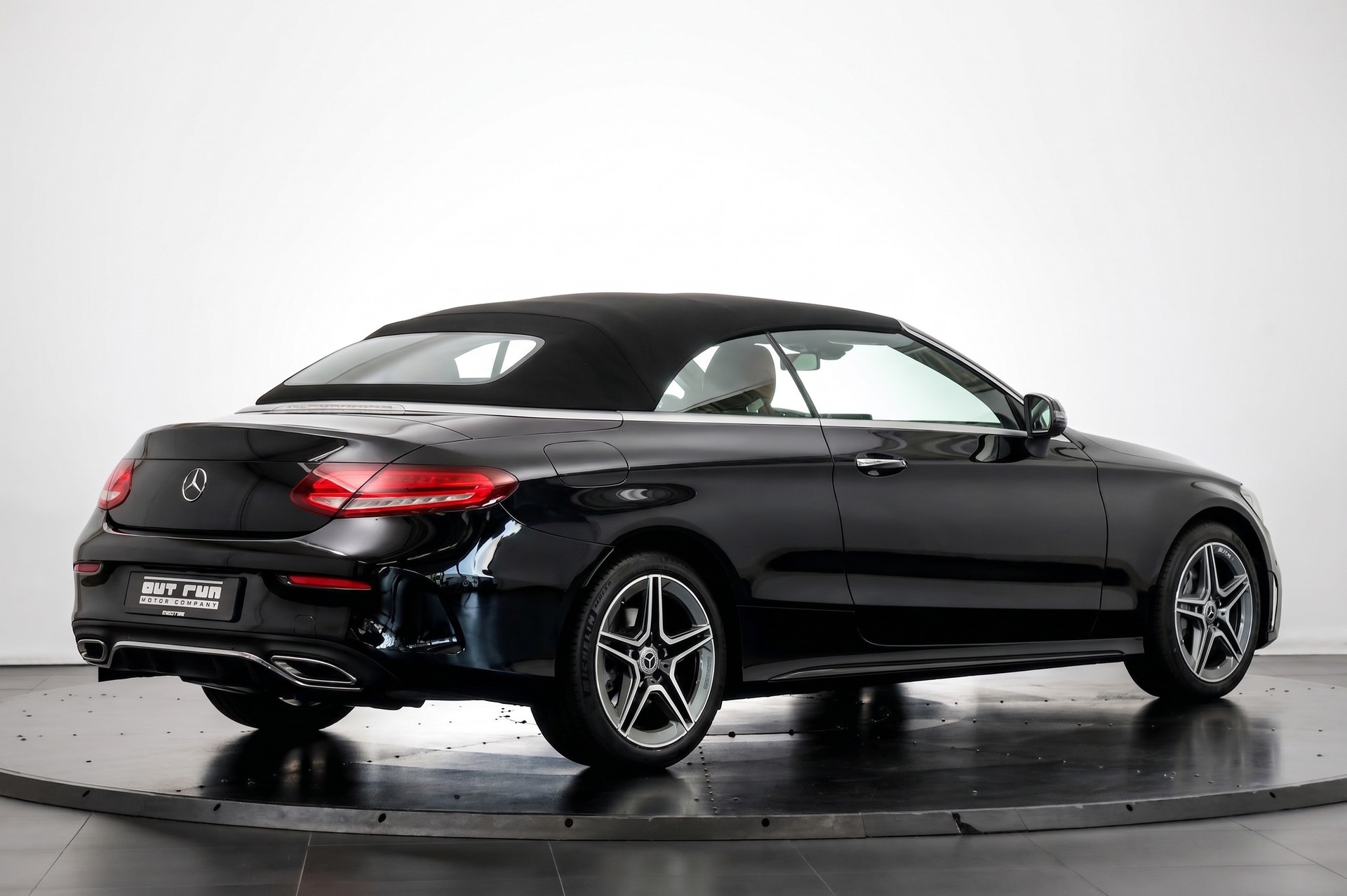 MERCEDES-BENZ C 200 Cabriolet 4Matic 9G-Tronic-image-4
