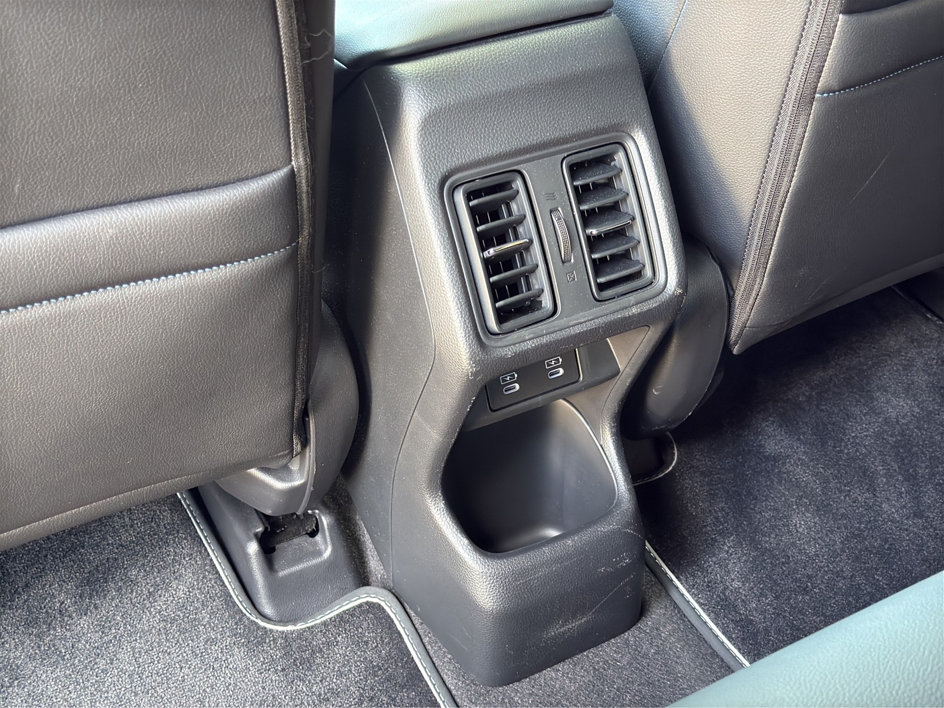 HONDA Ny1 Elegance-image-17